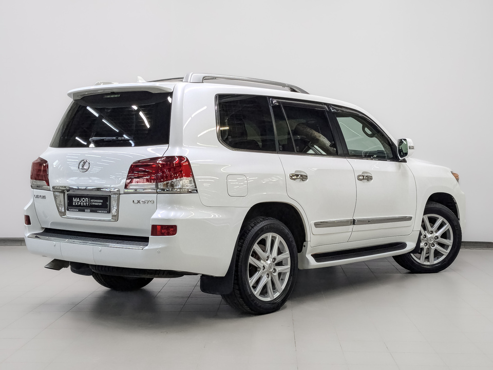 Lexus LX III