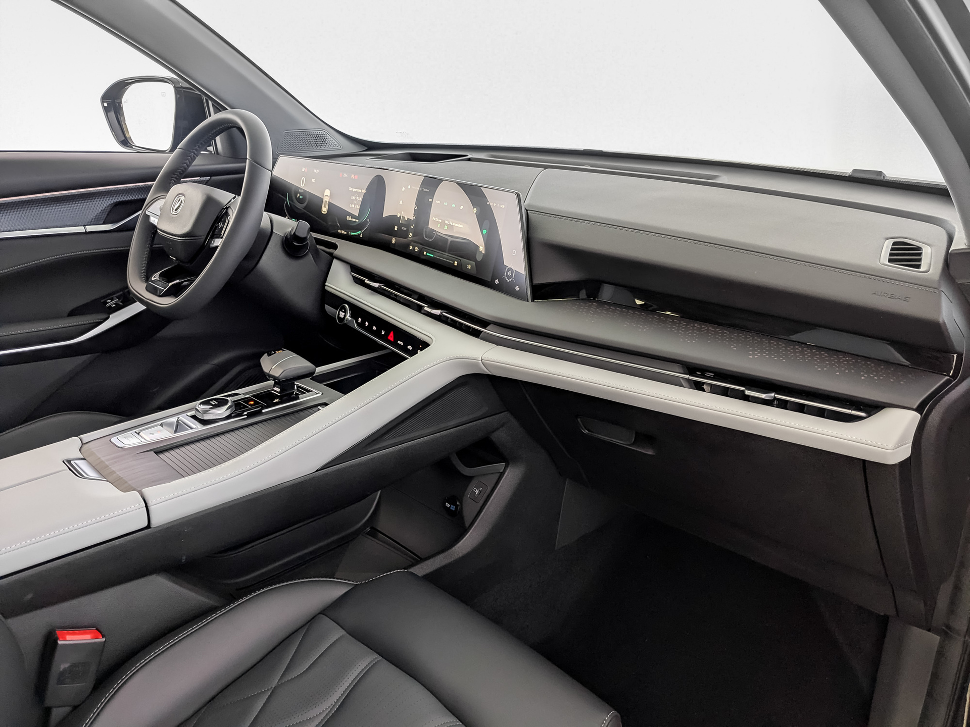 Фото Changan CS75 Plus III Tech 2.0T/226 8AT Передний привод