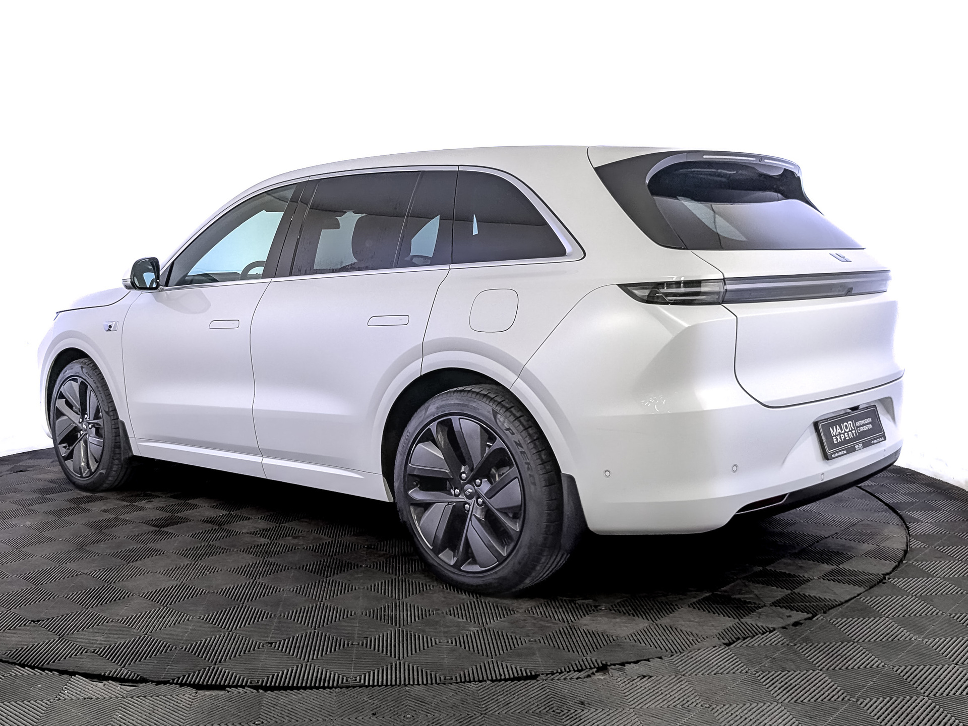 LI AUTO L6 1.50 (182 л.с), автомат, 2024, пробег 25 555 км