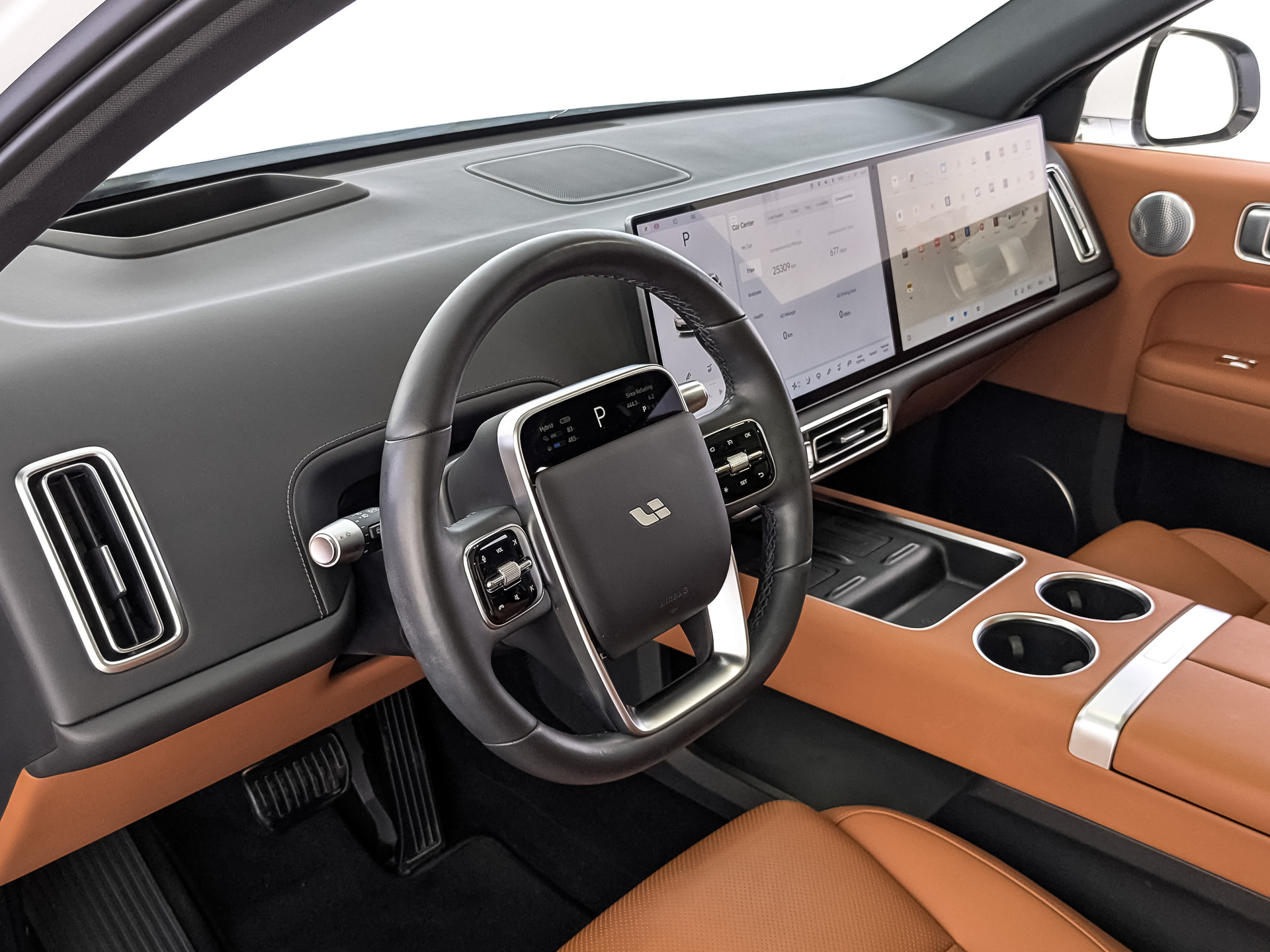 LI AUTO L6 1.50 (182 л.с), автомат, 2024, пробег 25 555 км