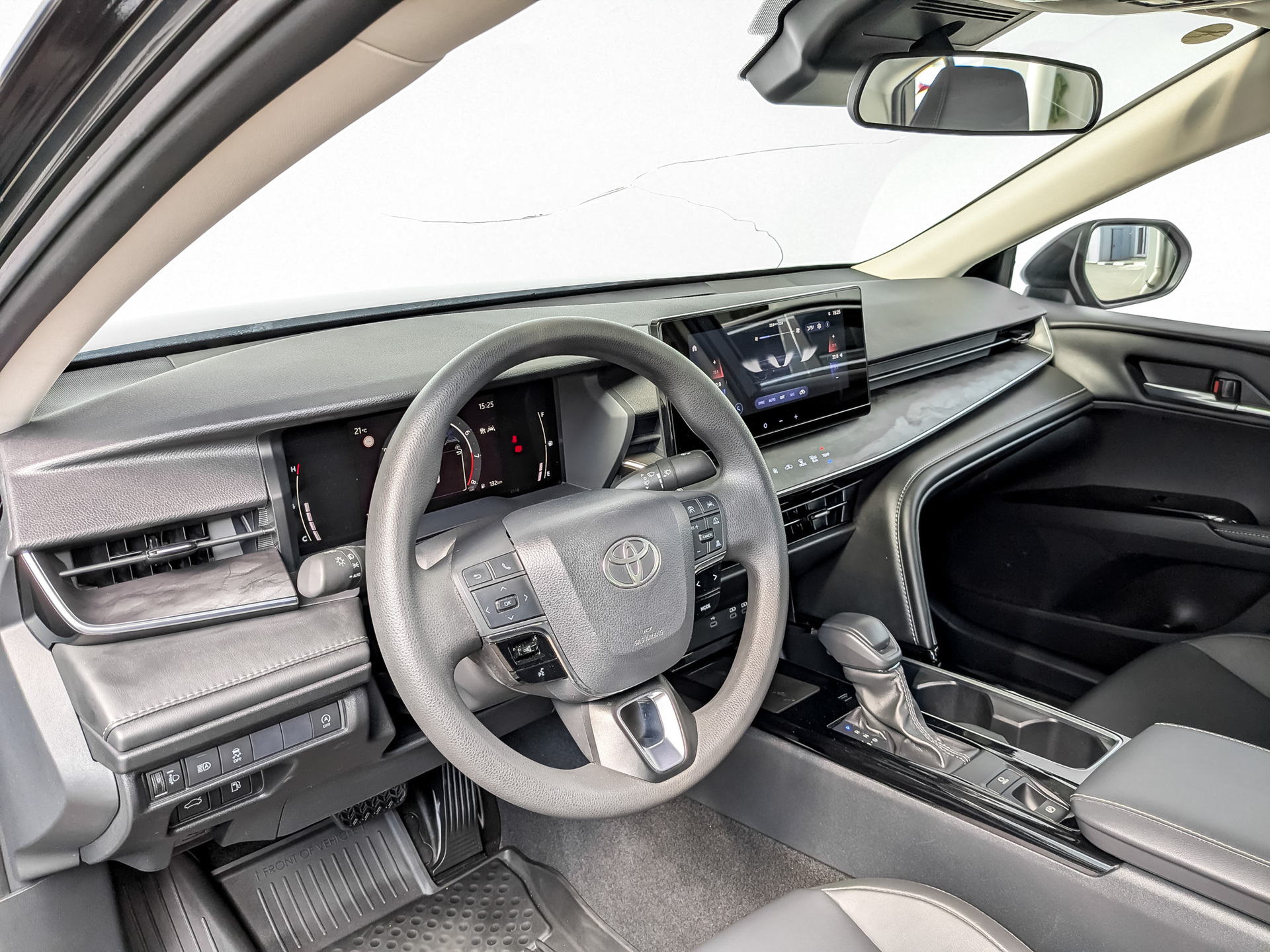 TOYOTA Camry 2.00 (173 л.с), автомат, 2025, пробег 19 524 км