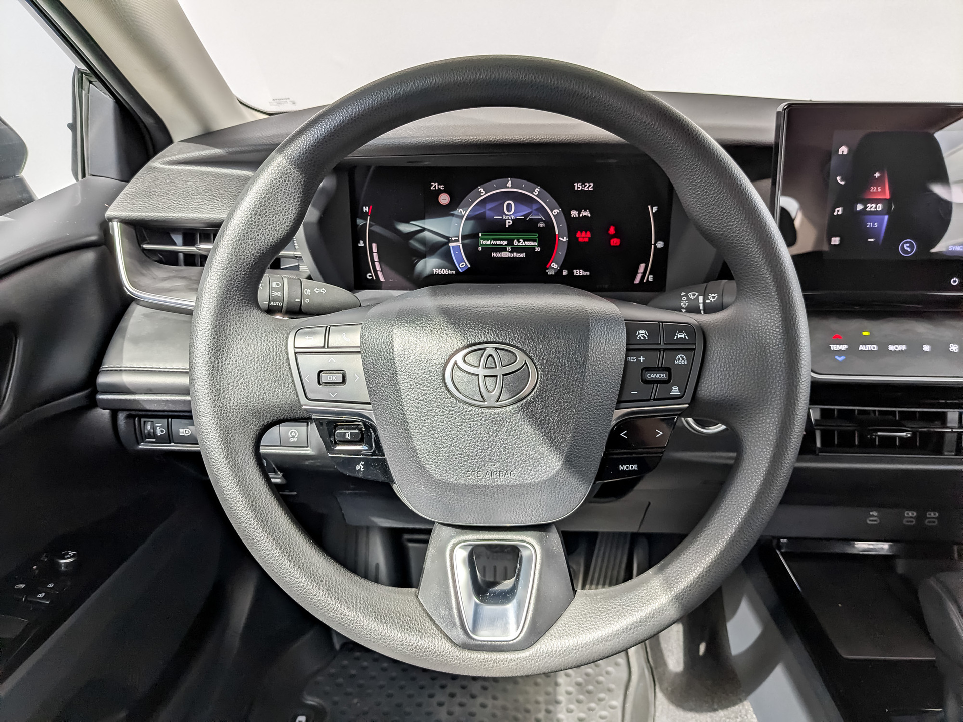 TOYOTA Camry 2.00 (173 л.с), автомат, 2025, пробег 19 524 км