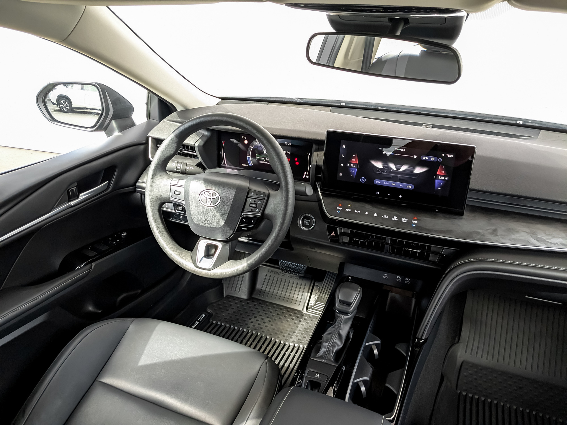 TOYOTA Camry 2.00 (173 л.с), автомат, 2025, пробег 19 524 км