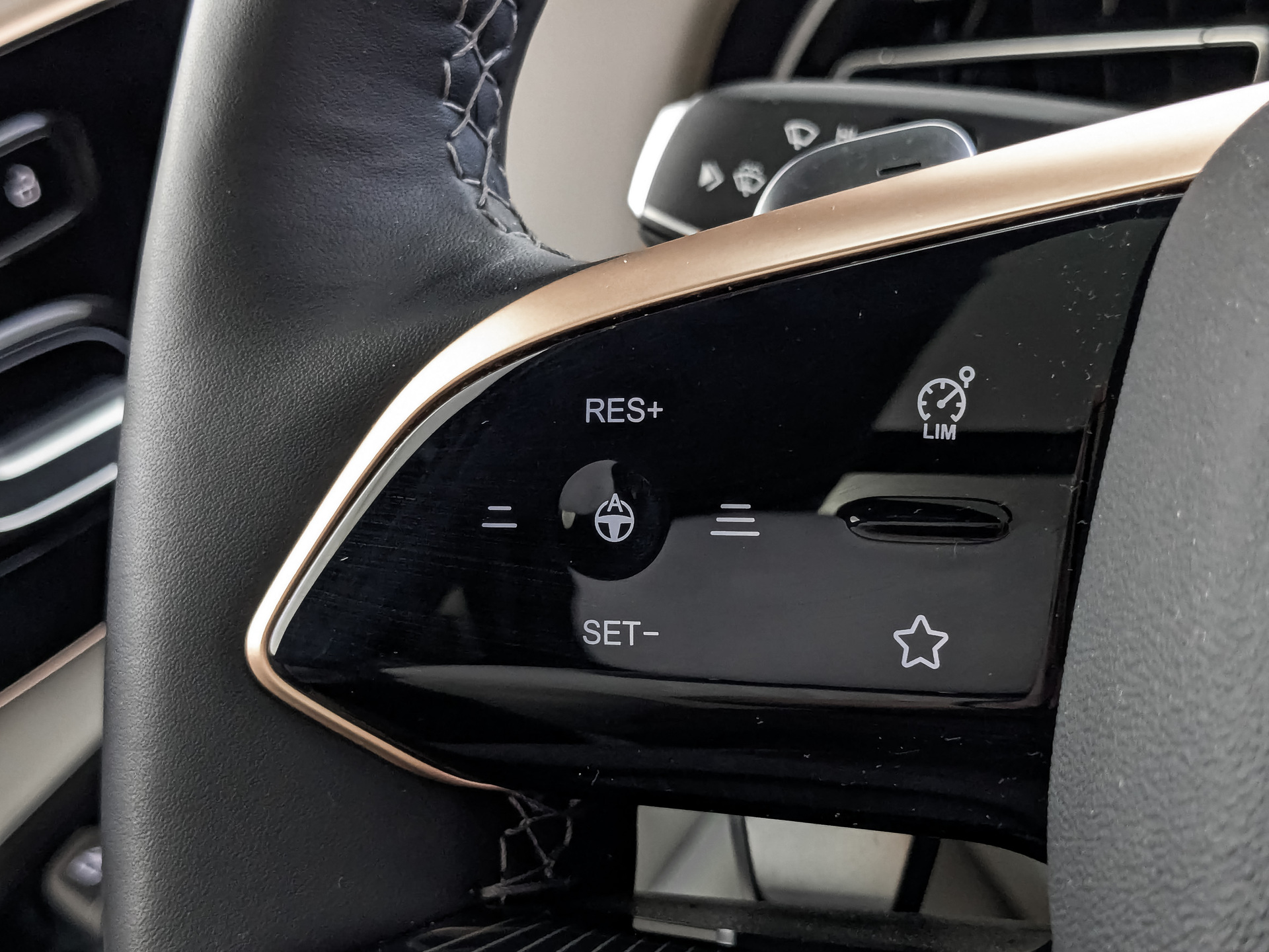 EXEED VX 2.00 (249 л.с), автомат, 2024, пробег 38 585 км