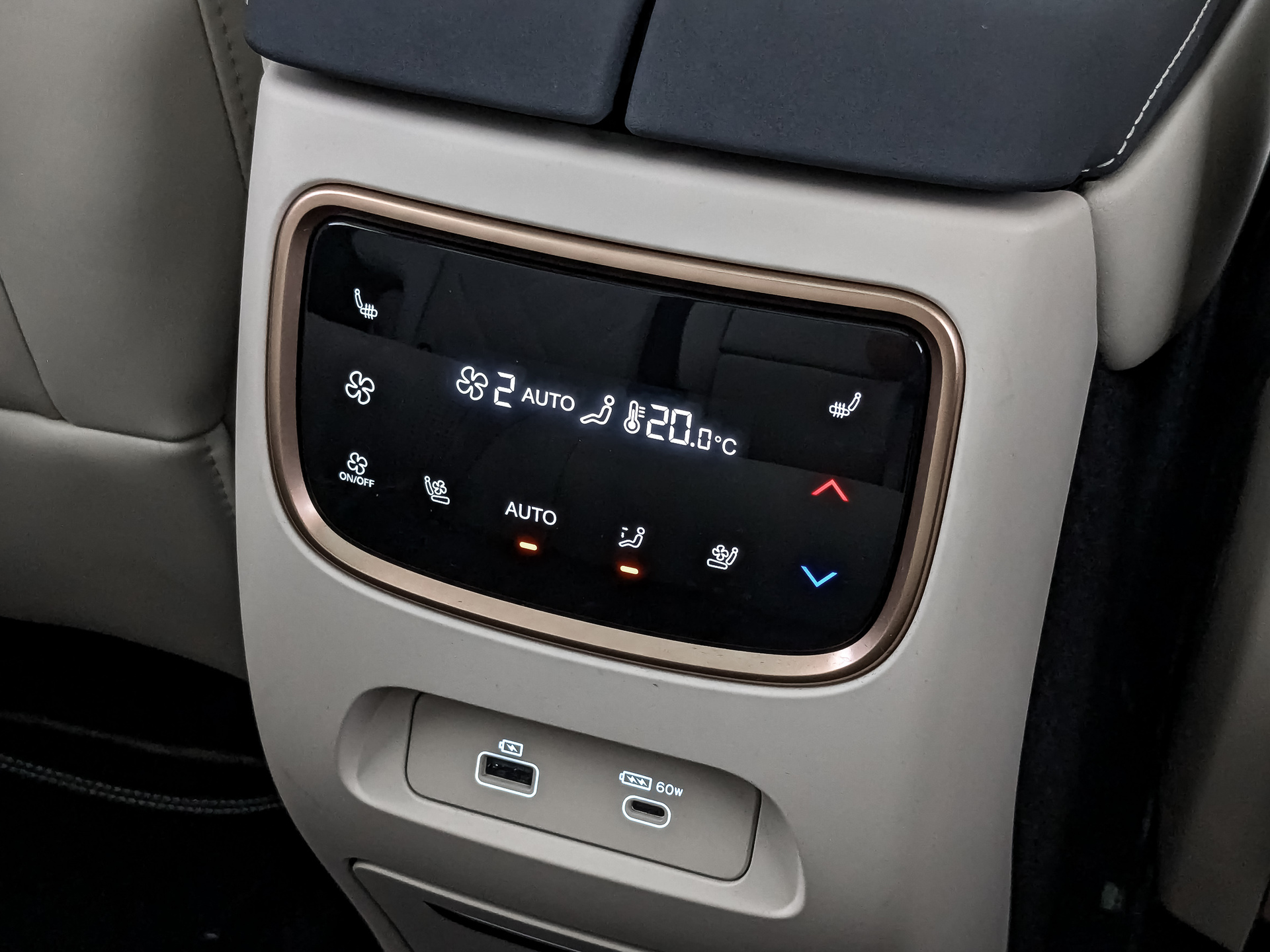 EXEED VX 2.00 (249 л.с), автомат, 2024, пробег 38 585 км
