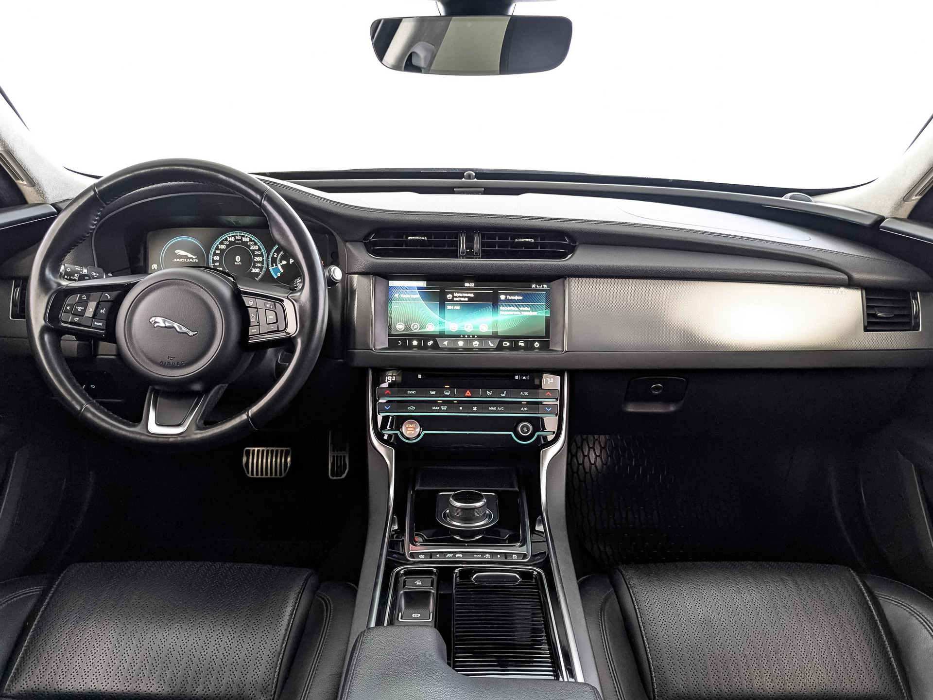 JAGUAR XF 2.00 (250 л.с), автомат, 2019, пробег 130 710 км