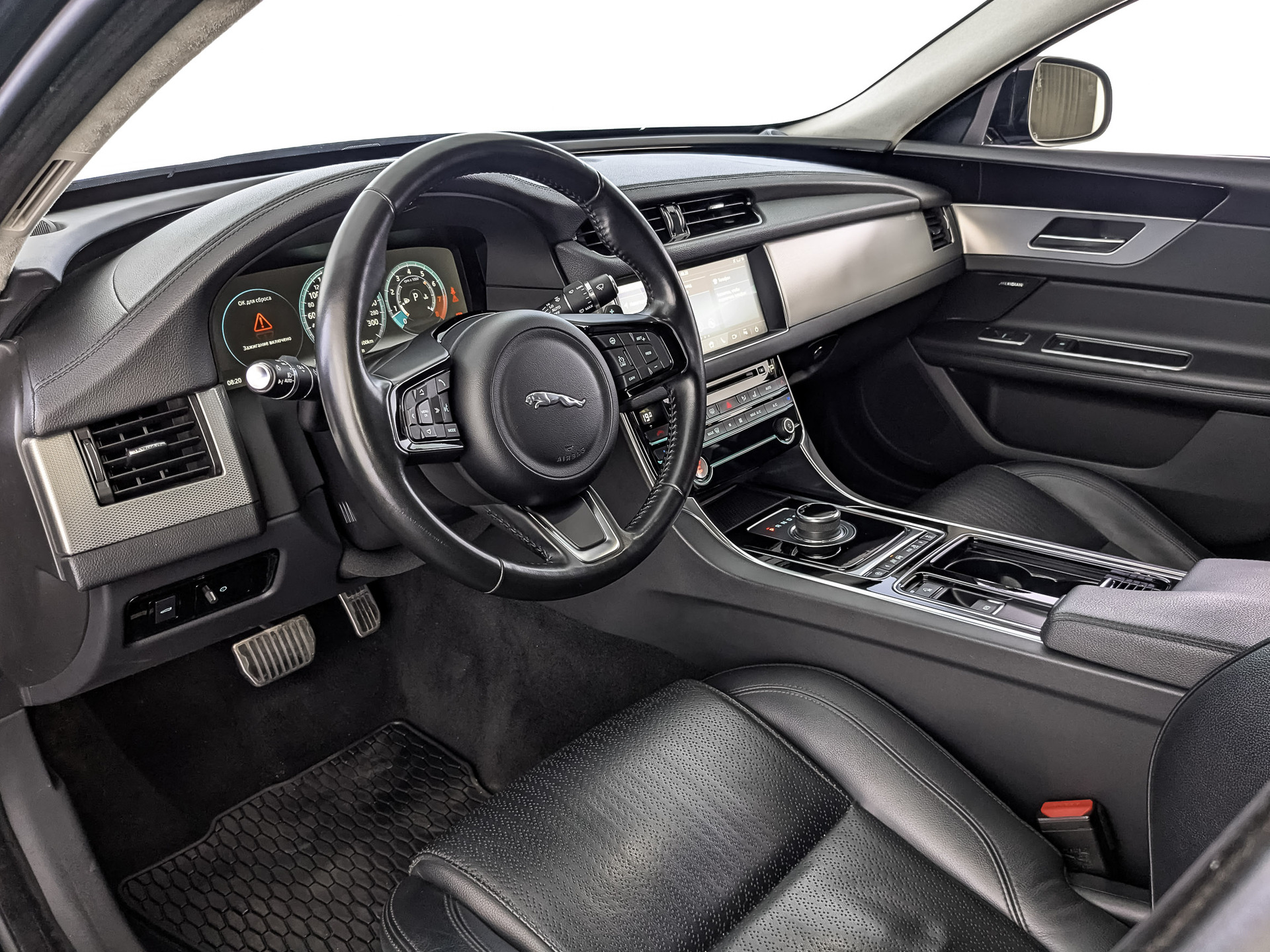 JAGUAR XF 2.00 (250 л.с), автомат, 2019, пробег 130 710 км