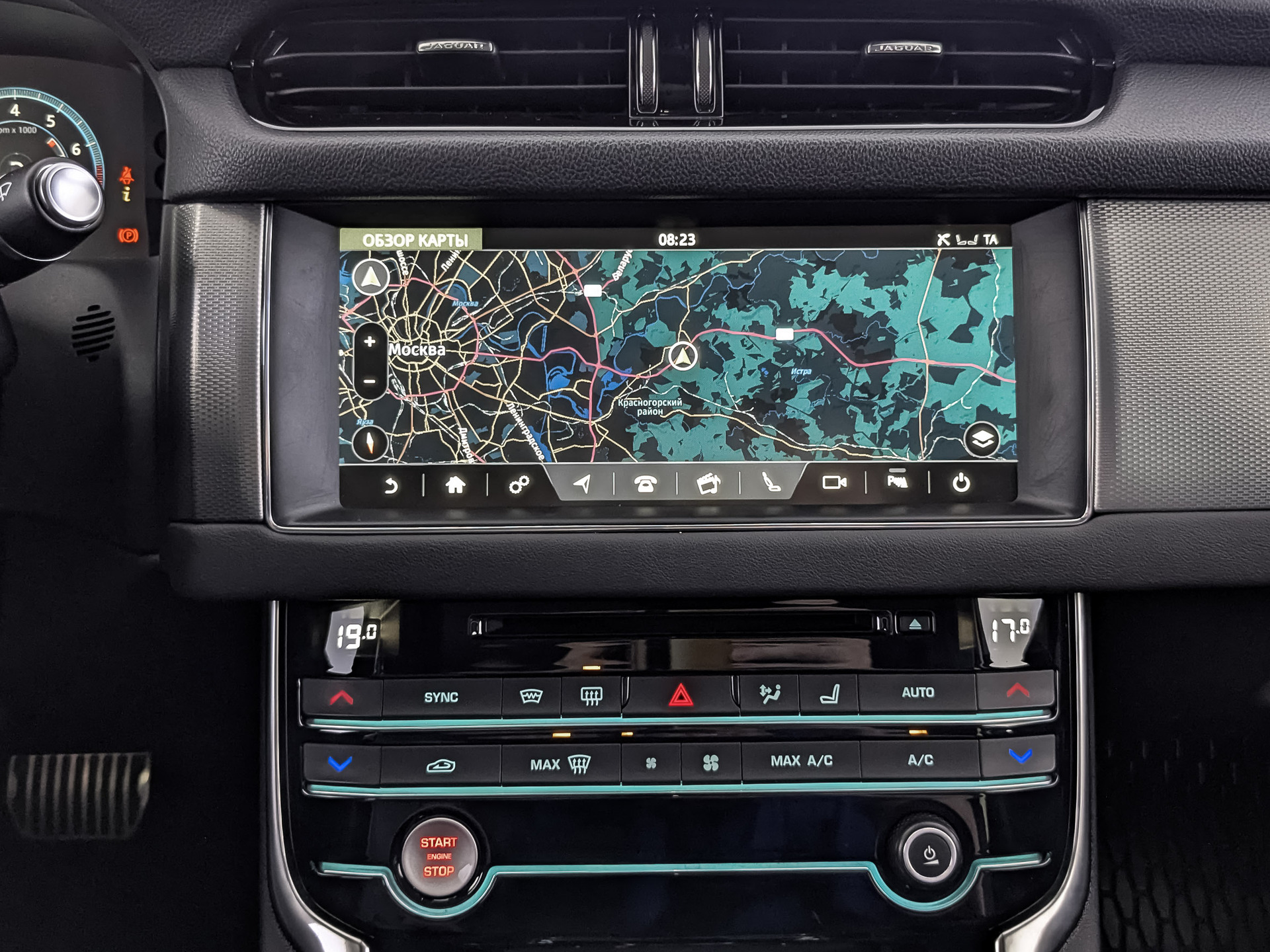 JAGUAR XF 2.00 (250 л.с), автомат, 2019, пробег 130 710 км