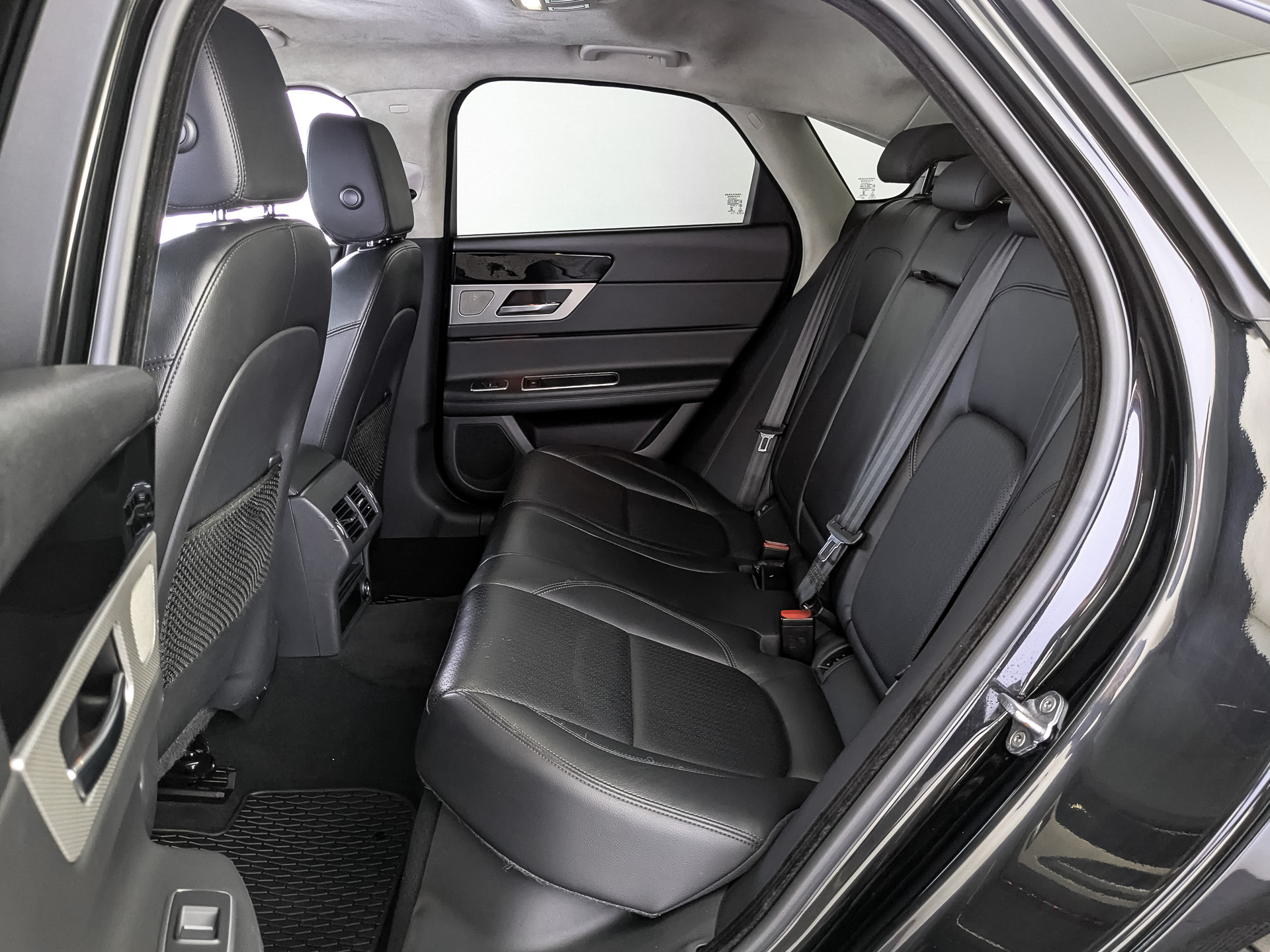 JAGUAR XF 2.00 (250 л.с), автомат, 2019, пробег 130 710 км