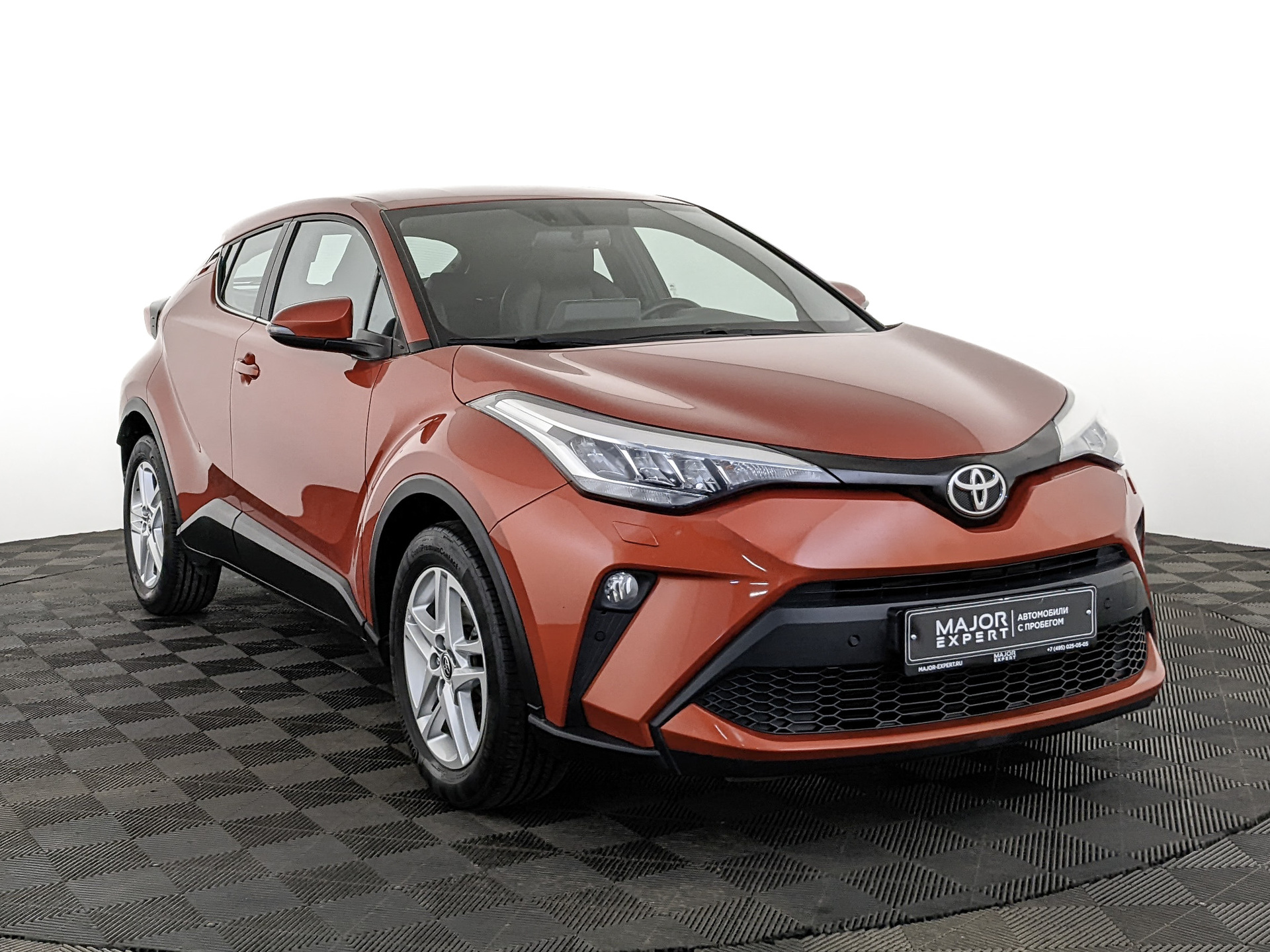 TOYOTA C-HR 2.00 (148 л.с), автомат, 2020, пробег 46 548 км