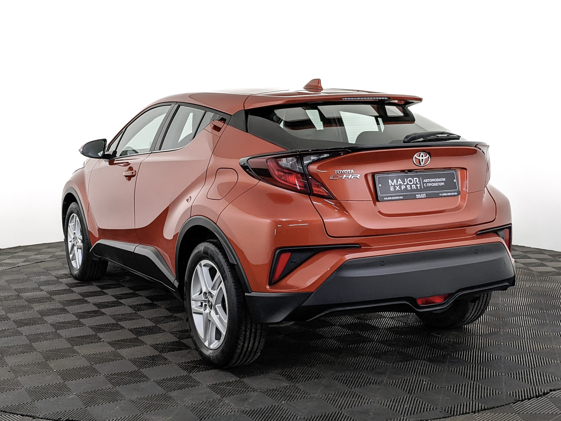 TOYOTA C-HR 2.00 (148 л.с), автомат, 2020, пробег 46 548 км