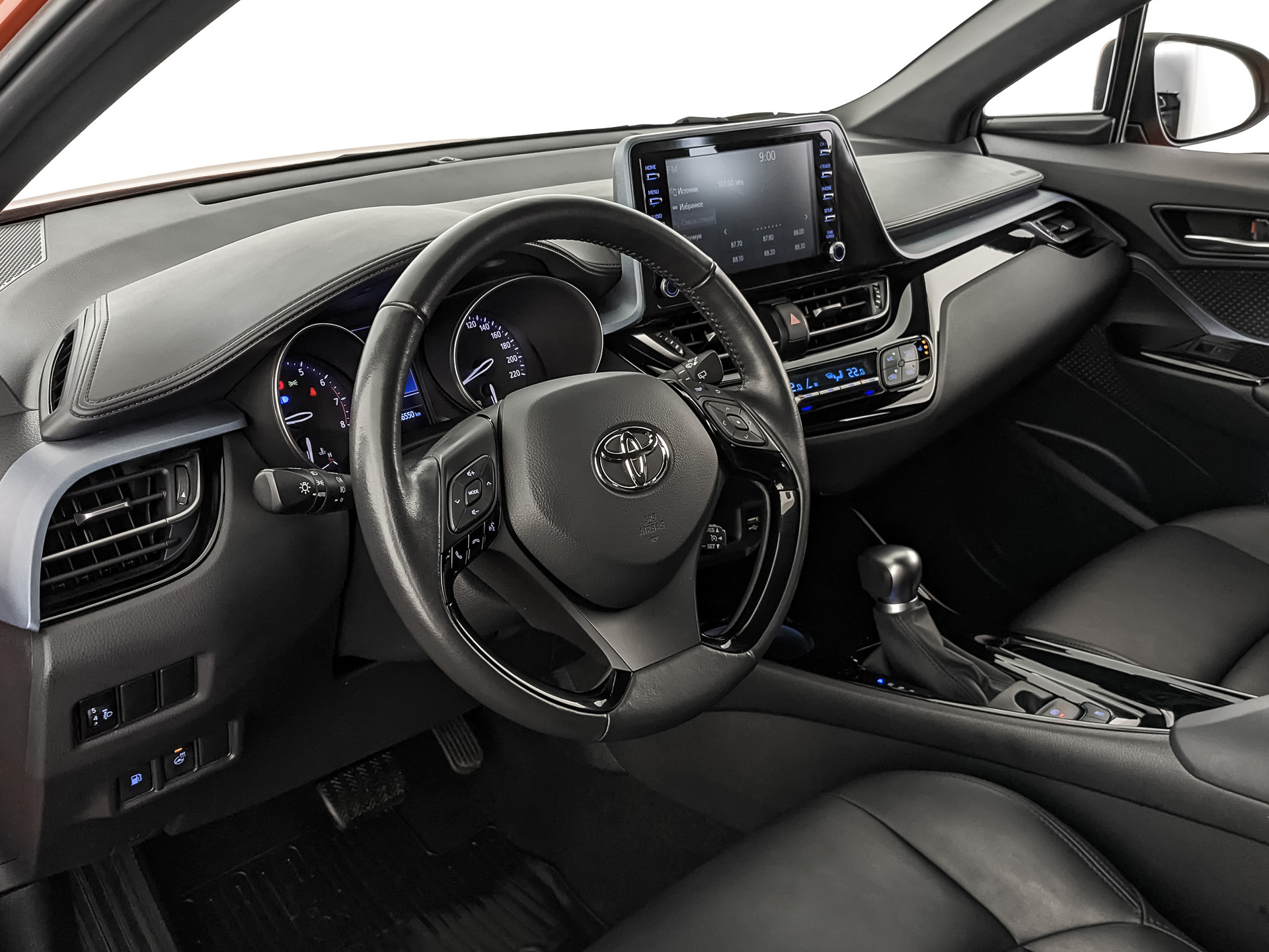 TOYOTA C-HR 2.00 (148 л.с), автомат, 2020, пробег 46 548 км