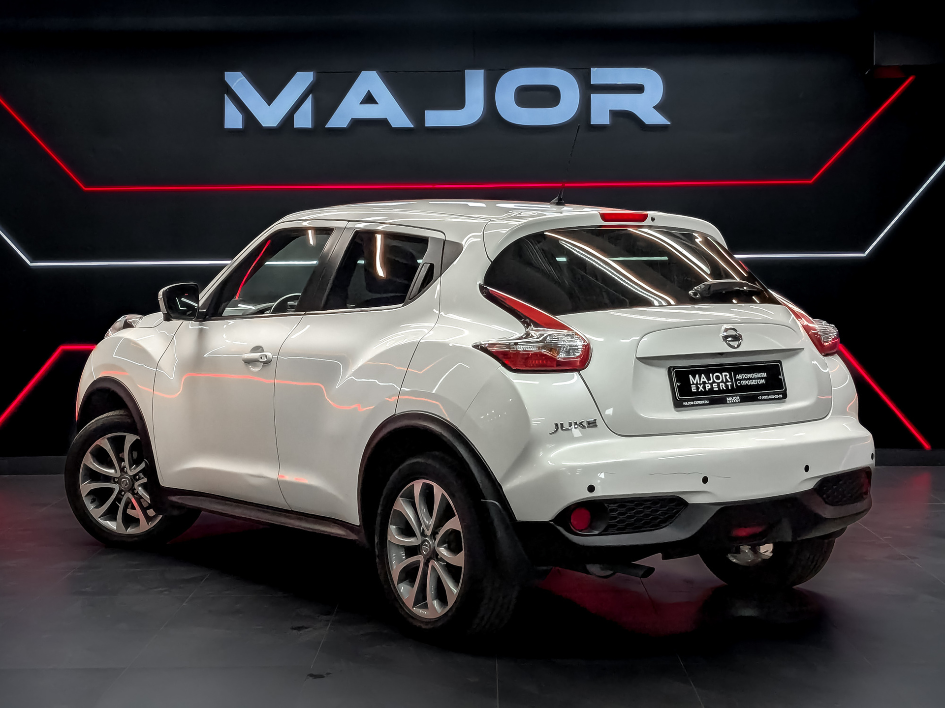 NISSAN Juke 1.60 (117 л.с), автомат, 2017, пробег 122 685 км