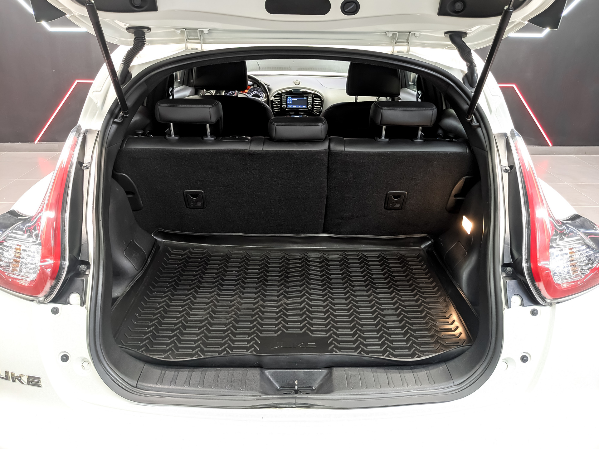NISSAN Juke 1.60 (117 л.с), автомат, 2017, пробег 122 685 км