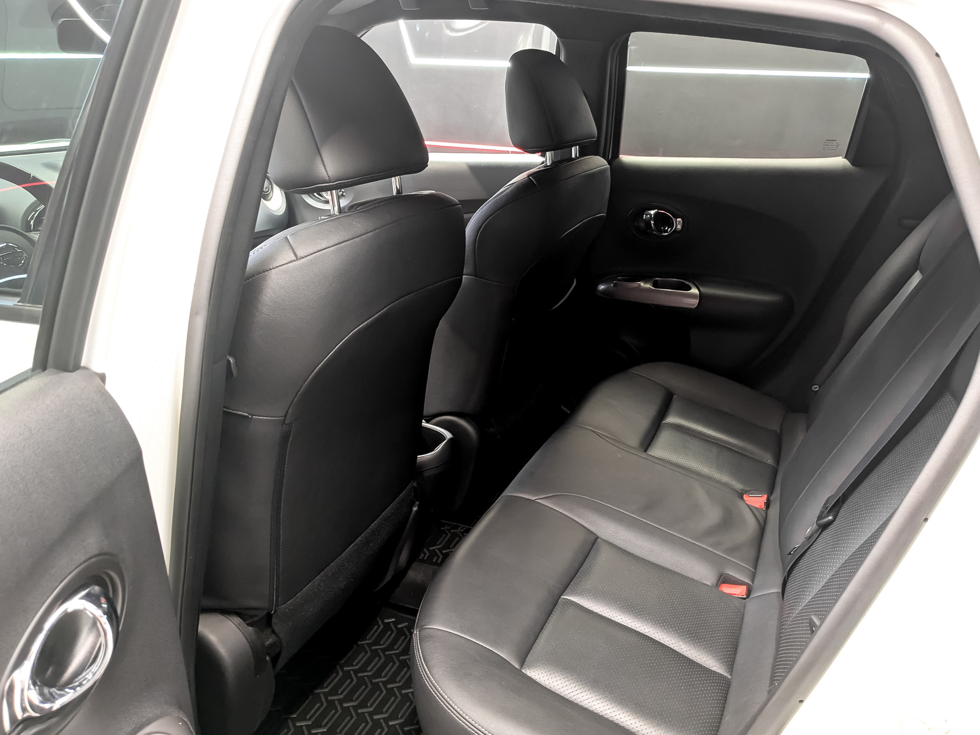 NISSAN Juke 1.60 (117 л.с), автомат, 2017, пробег 122 685 км