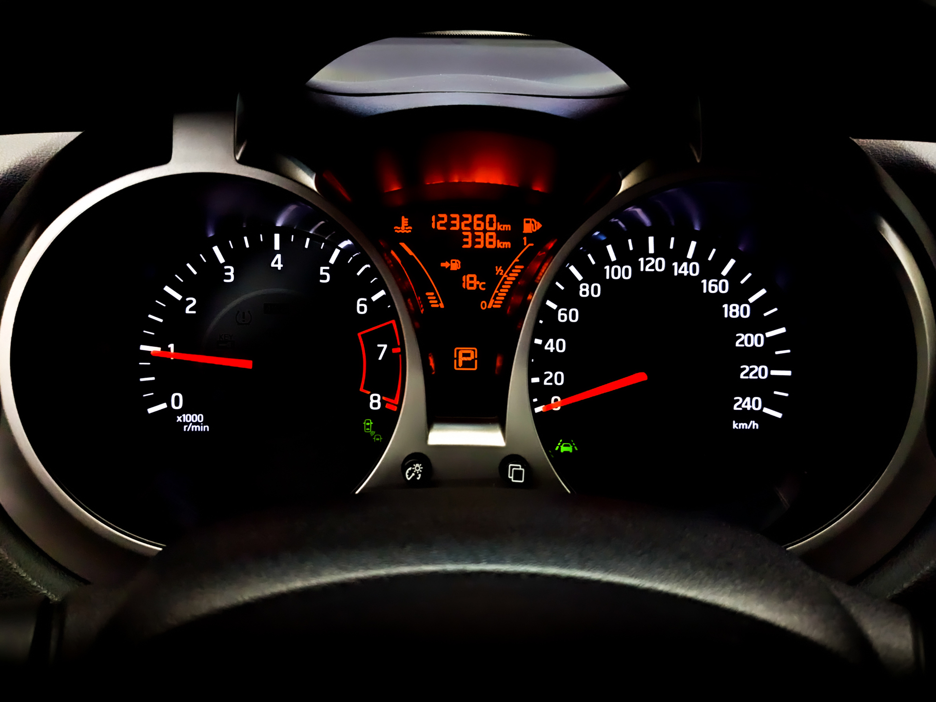 NISSAN Juke 1.60 (117 л.с), автомат, 2017, пробег 122 685 км