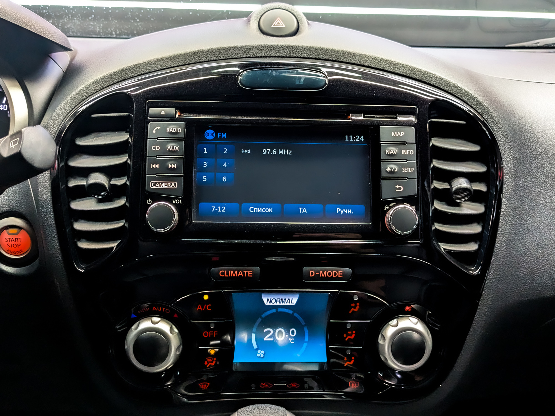 NISSAN Juke 1.60 (117 л.с), автомат, 2017, пробег 122 685 км