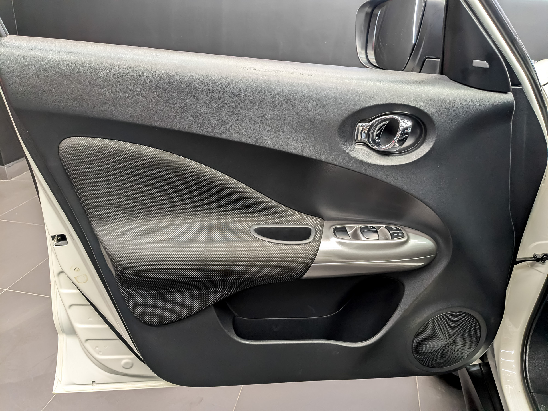 NISSAN Juke 1.60 (117 л.с), автомат, 2017, пробег 122 685 км