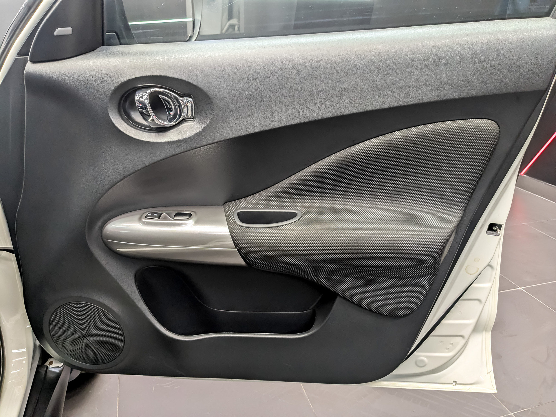 NISSAN Juke 1.60 (117 л.с), автомат, 2017, пробег 122 685 км