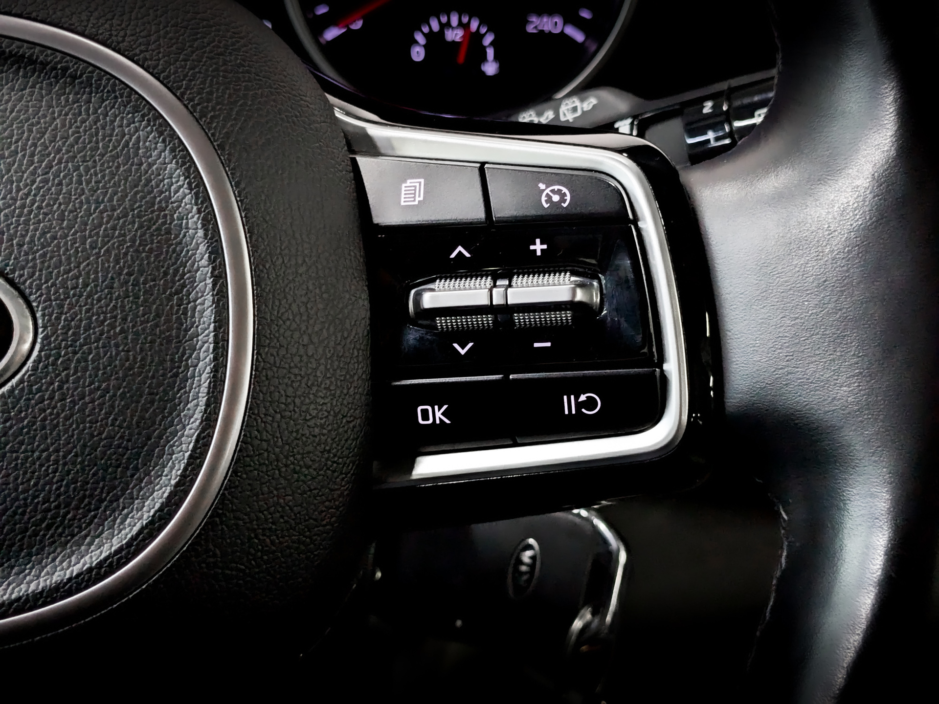 KIA Carnival 2.20 (199 л.с), автомат, 2021, пробег 94 487 км