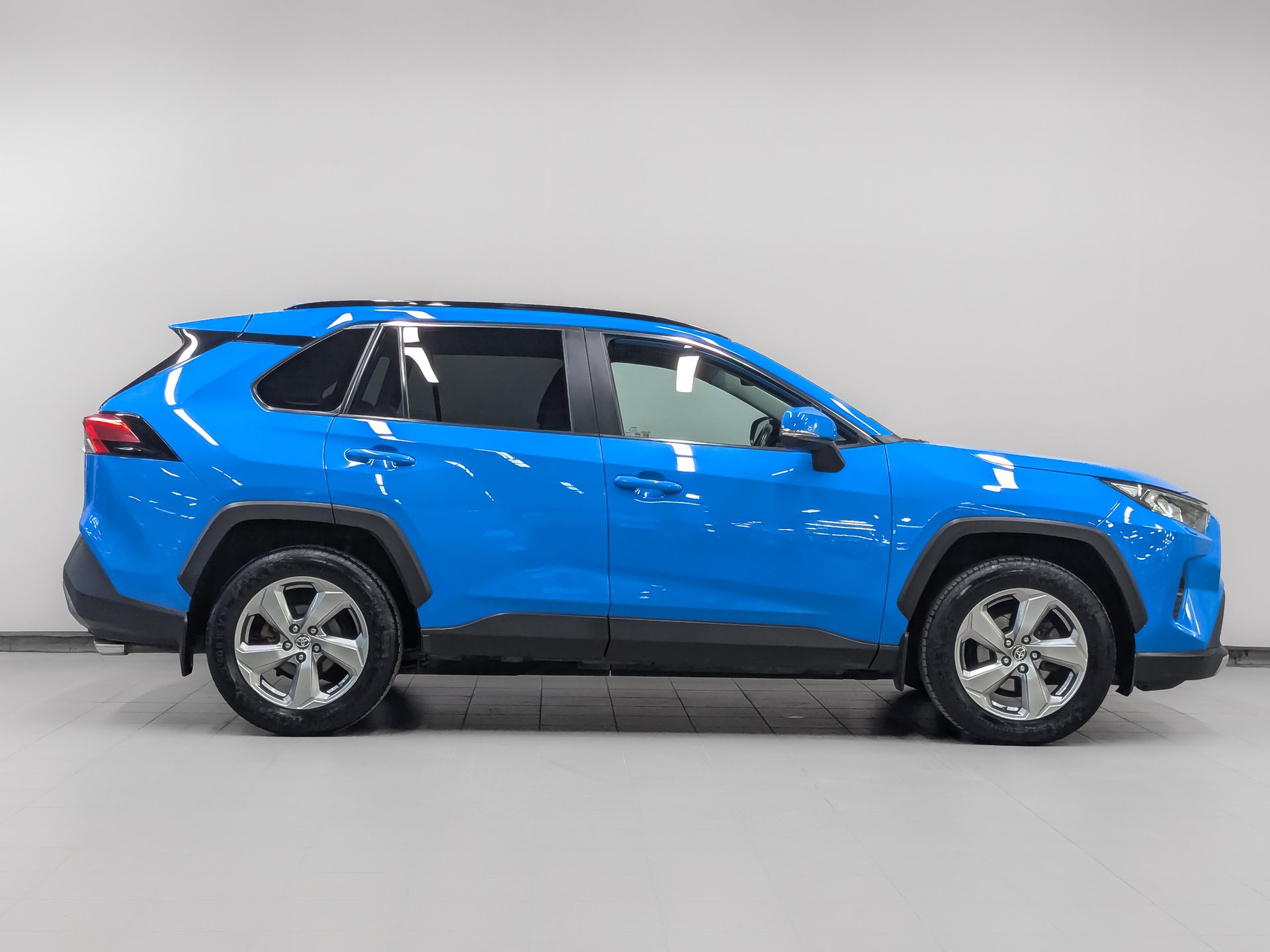 TOYOTA Rav-4 2.00 (149 л.с), автомат, 2019, пробег 173 085 км