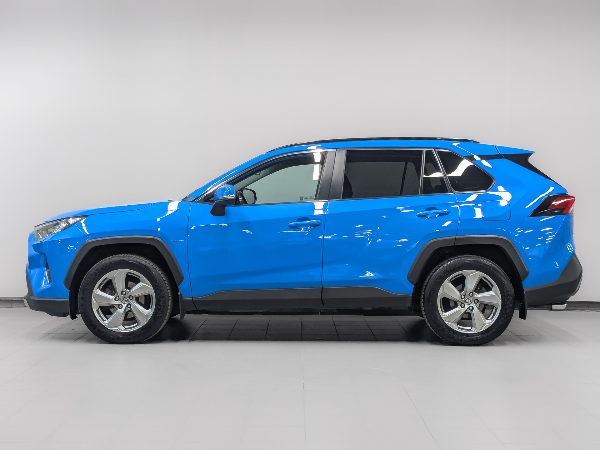 TOYOTA Rav-4 2.00 (149 л.с), автомат, 2019, пробег 173 085 км