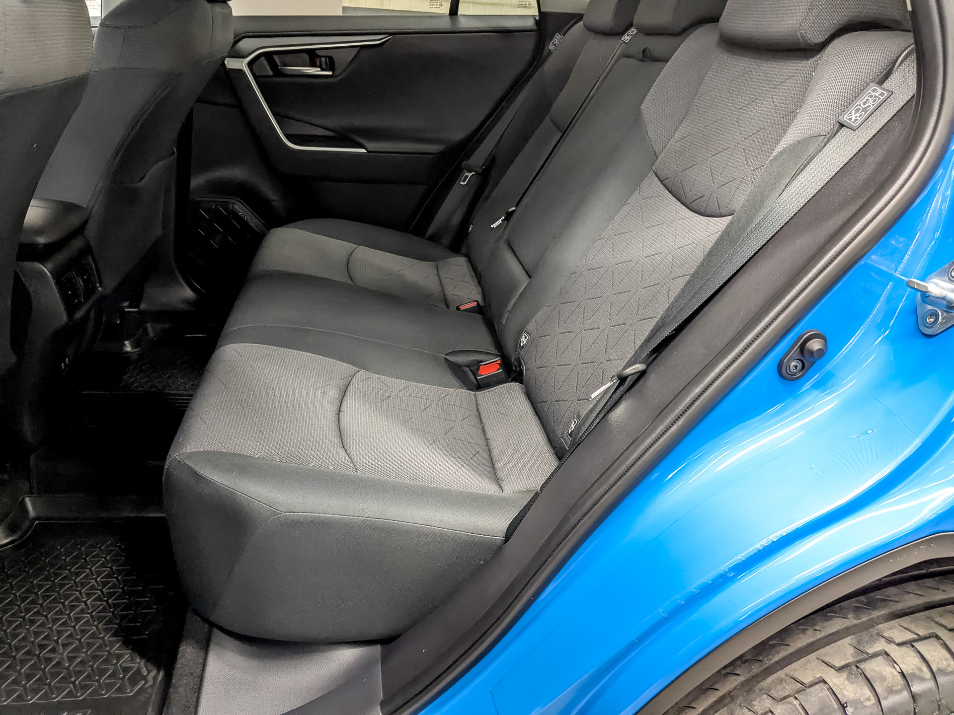 TOYOTA Rav-4 2.00 (149 л.с), автомат, 2019, пробег 173 085 км