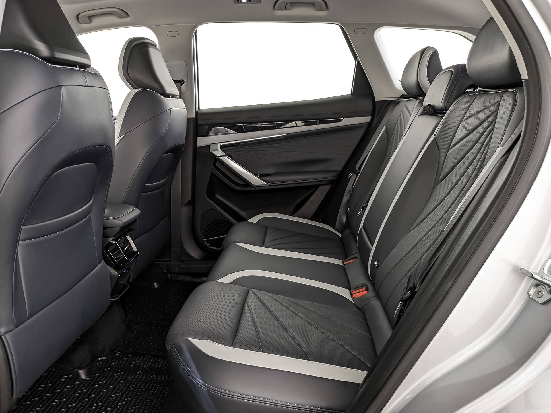 GEELY Atlas II 2.00 (200 л.с), автомат, 2024, пробег 46 670 км