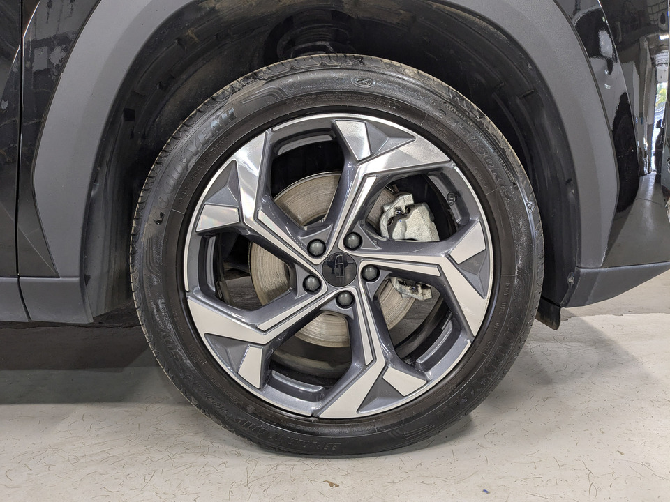 Фото Geely Atlas II с пробегом 15 756 км