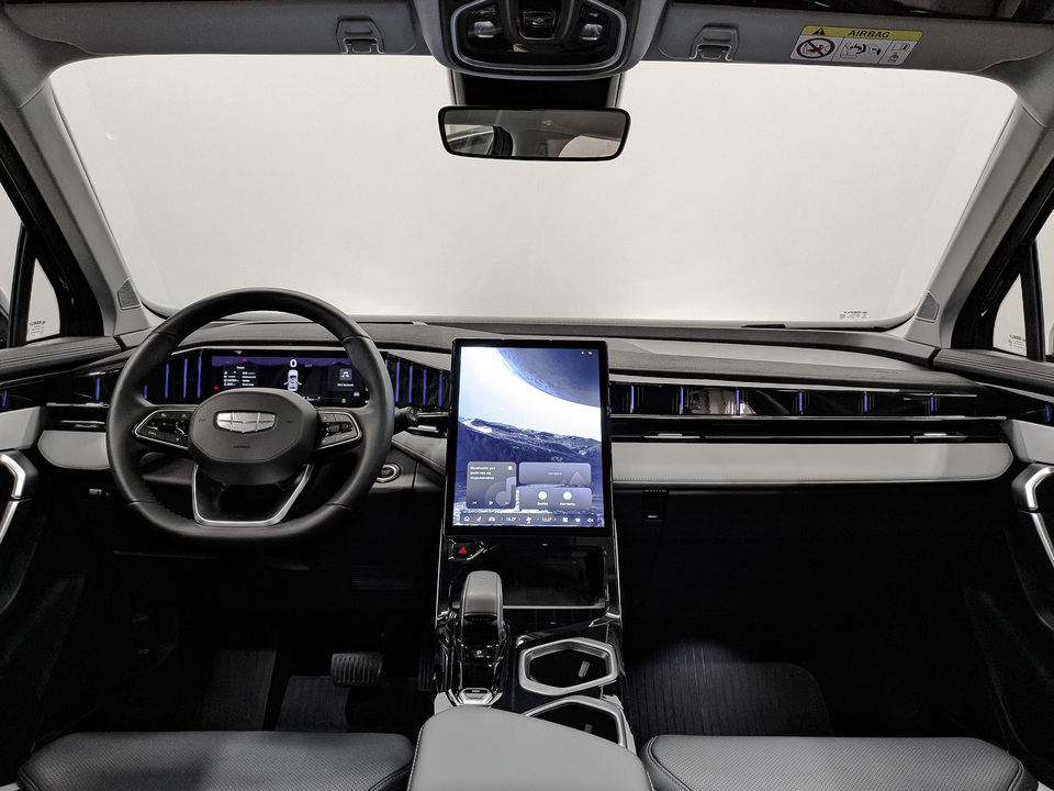 Фото Geely Atlas II с пробегом 15 756 км
