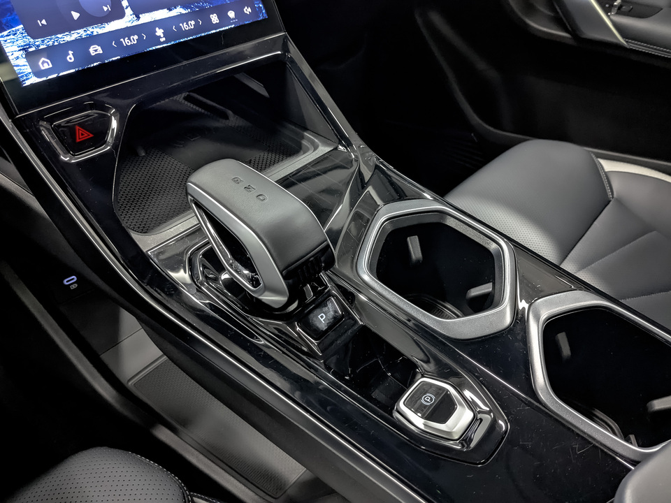 Фото Geely Atlas II с пробегом 15 756 км