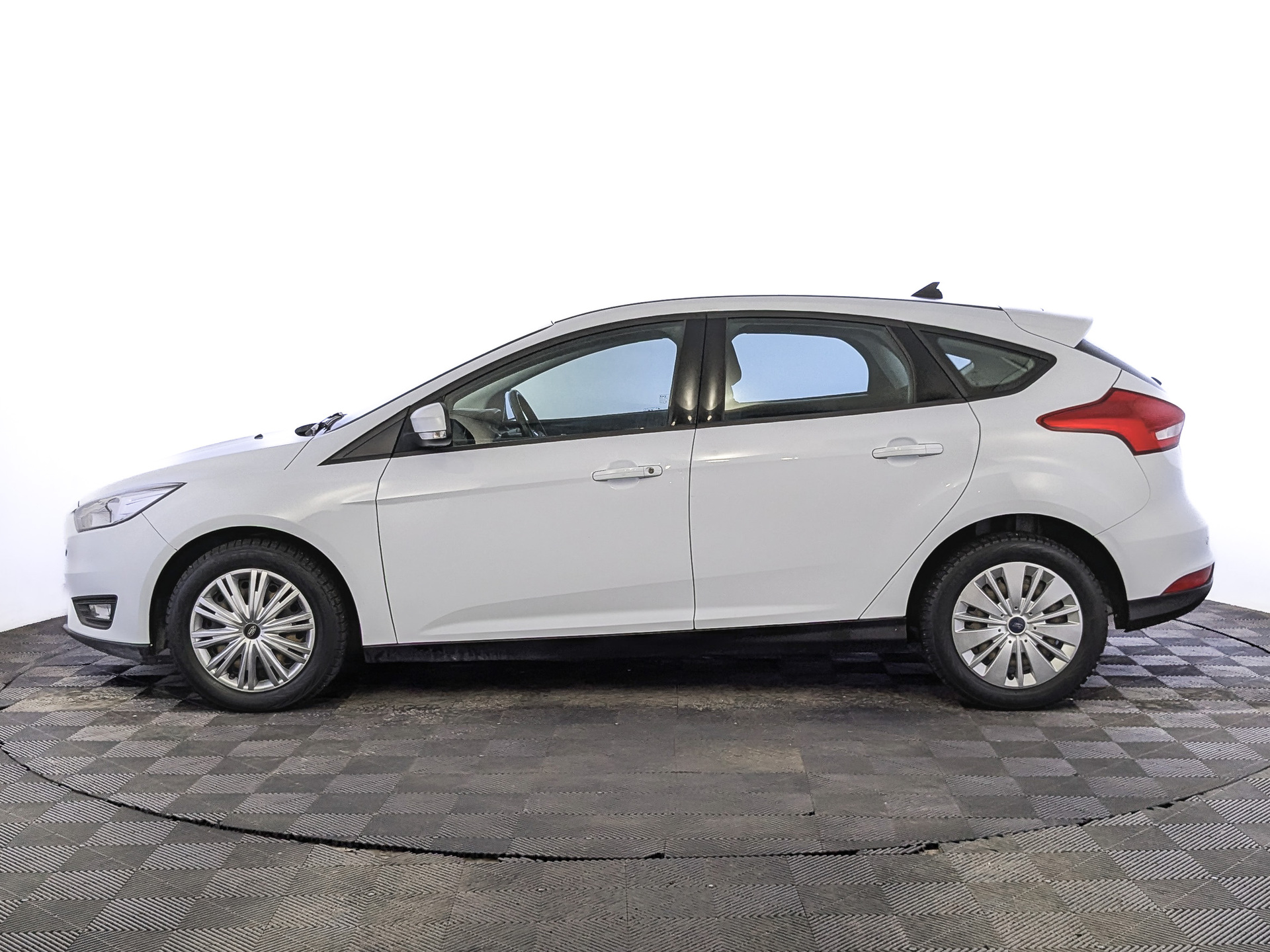 FORD Focus 1.60 (105 л.с), автомат, 2018, пробег 57 275 км