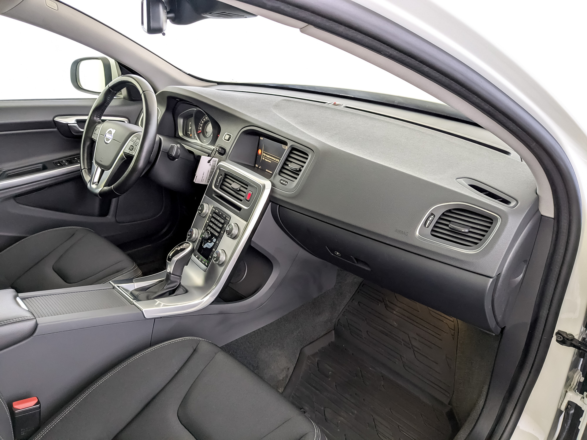 VOLVO S60 1.50 (152 л.с), автомат, 2017, пробег 61 101 км