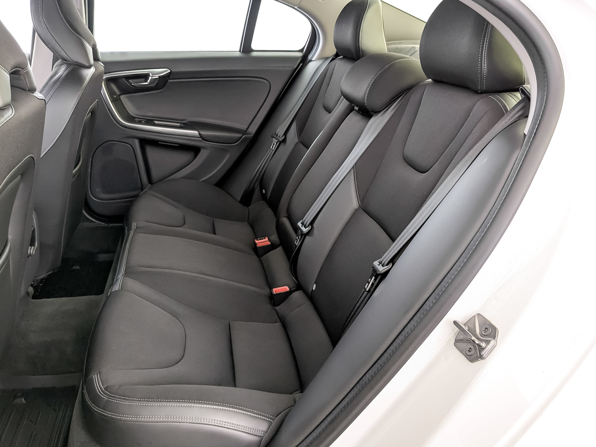 VOLVO S60 1.50 (152 л.с), автомат, 2017, пробег 61 101 км