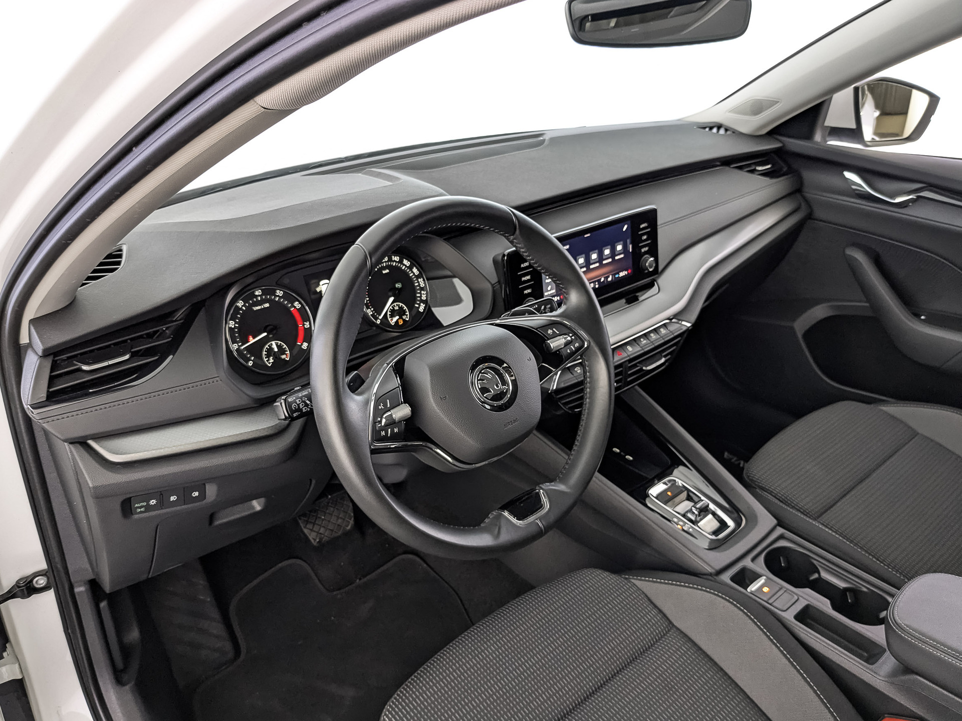 SKODA Octavia 1.40 (150 л.с), автомат, 2022, пробег 34 856 км