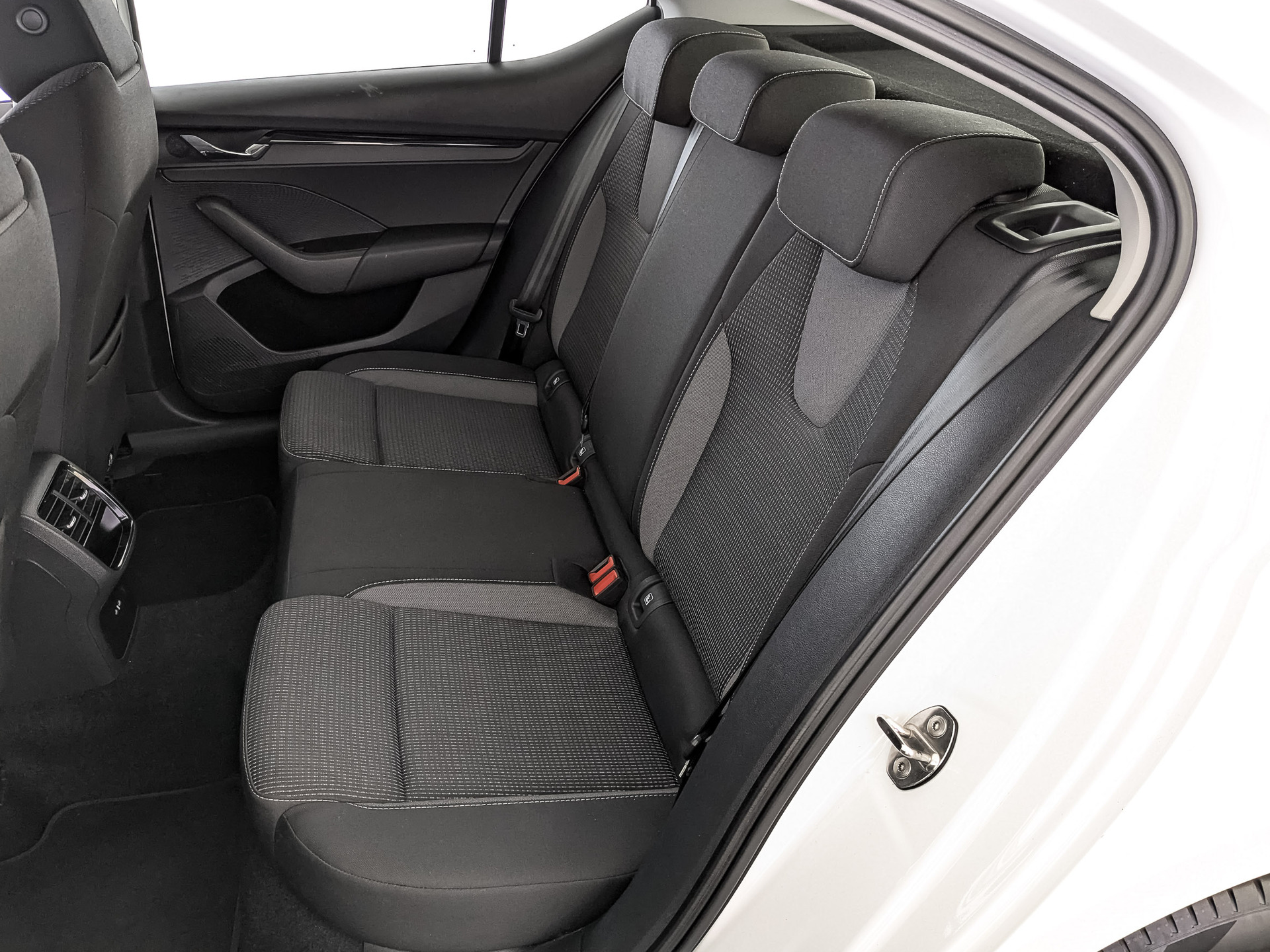 SKODA Octavia 1.40 (150 л.с), автомат, 2022, пробег 34 856 км