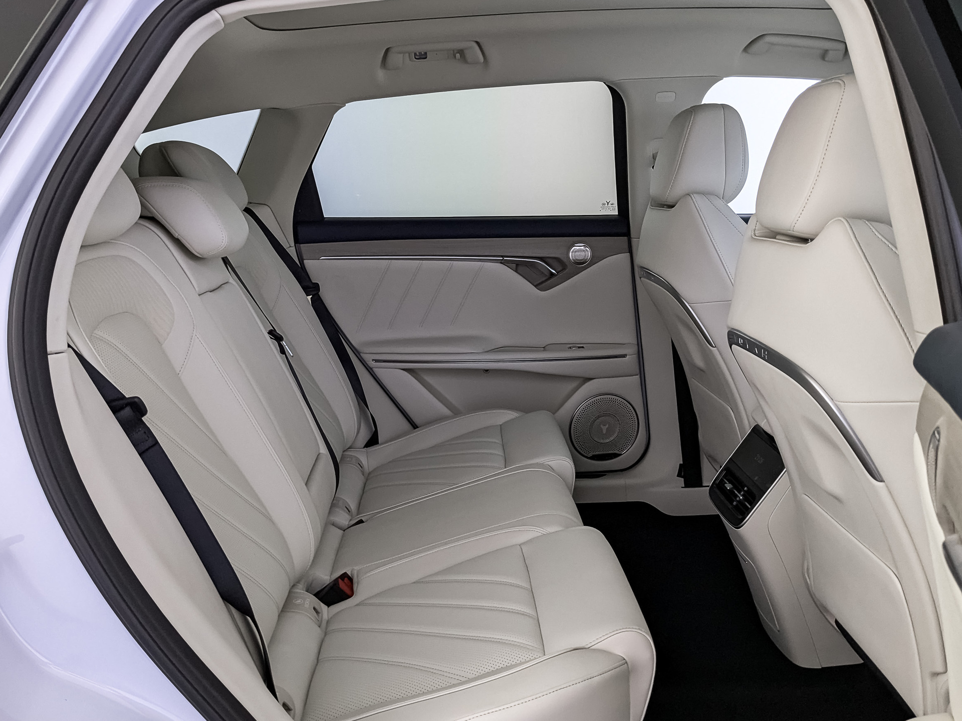 Фото Voyah Free FL EVR SPORT+ 1.5ELH/224 43кВт 4WD