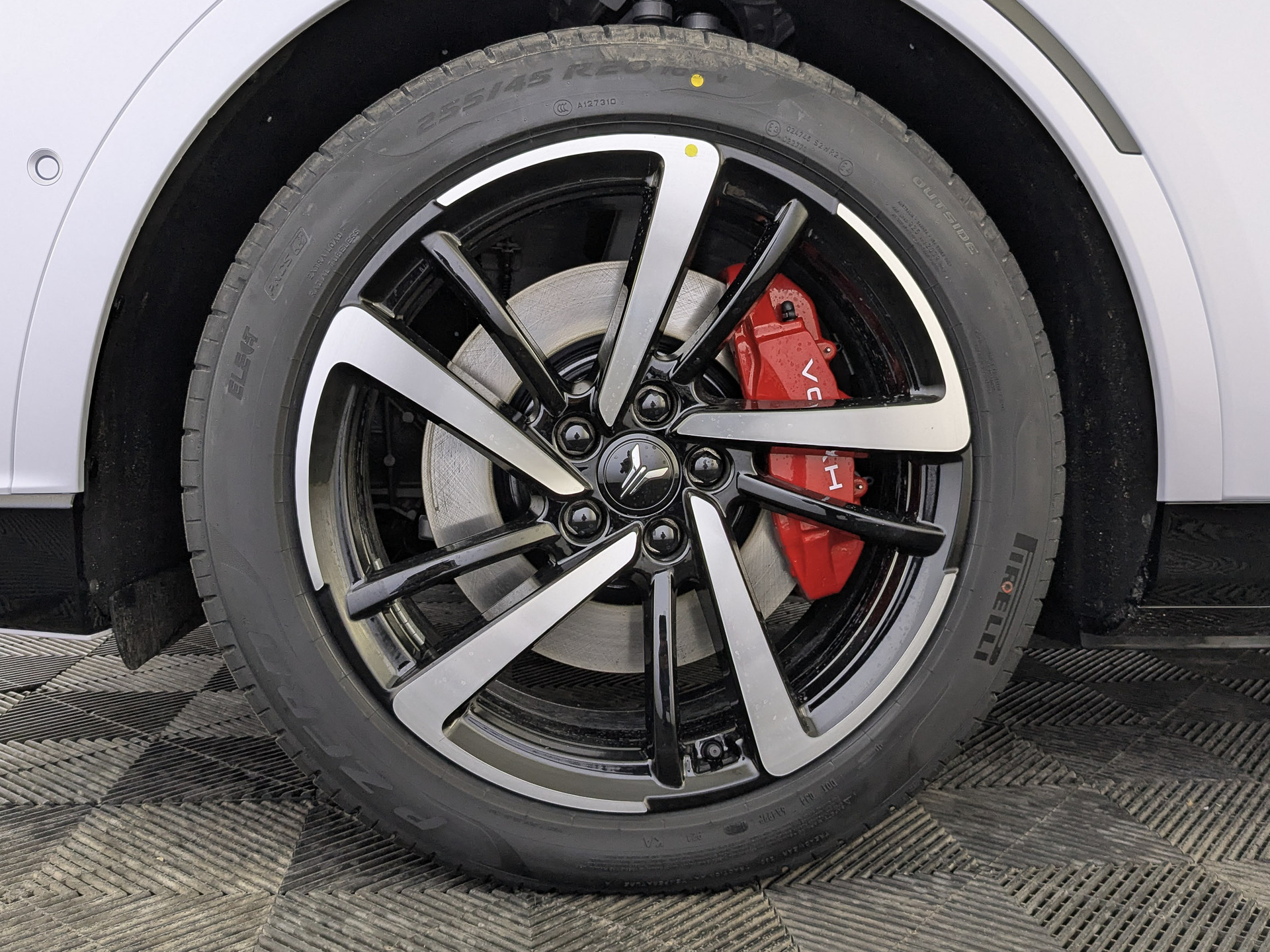 Фото Voyah Free FL EVR SPORT+ 1.5ELH/224 43кВт 4WD