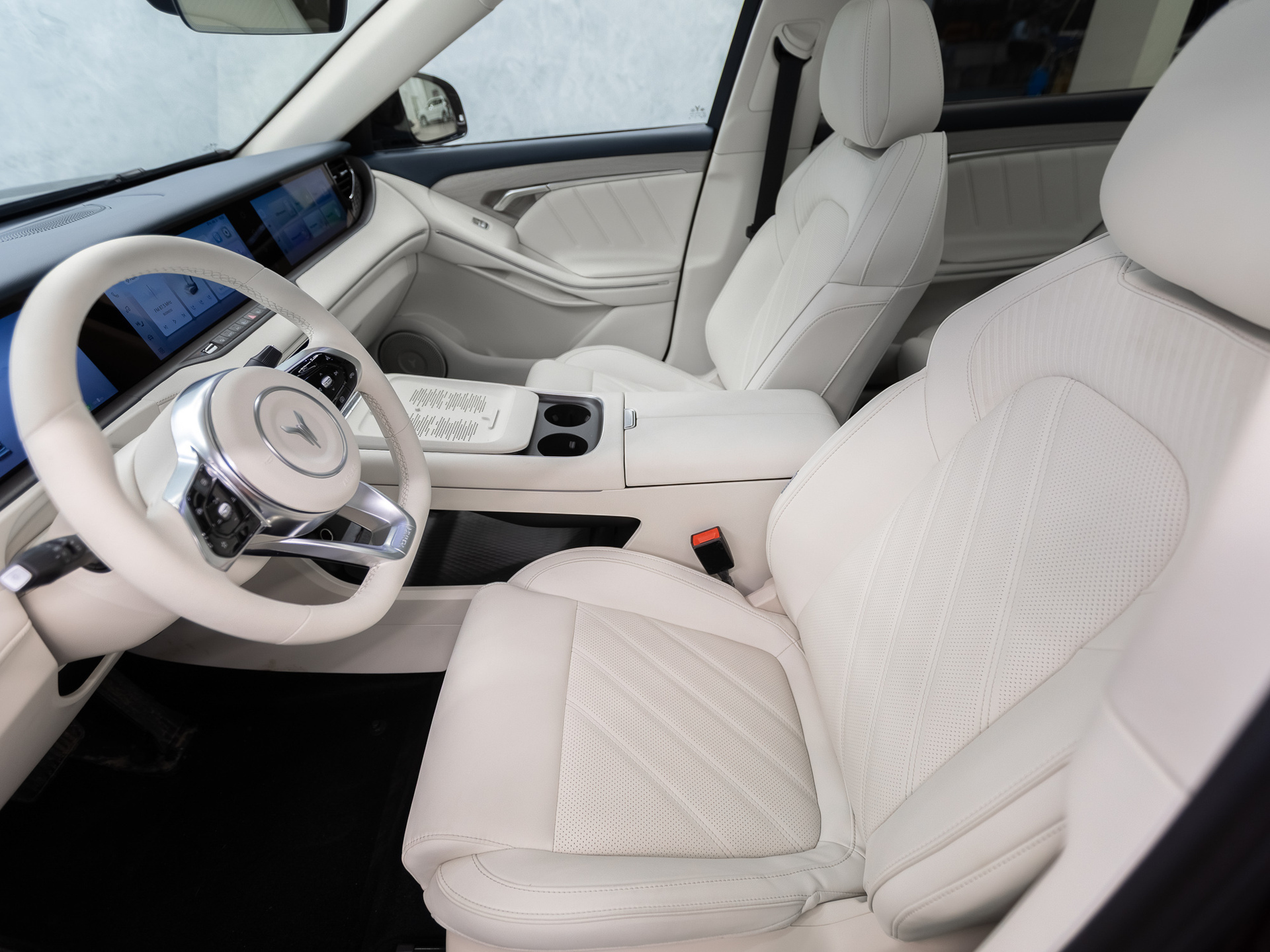 Фото Voyah Free FL EVR SPORT+ 1.5ELH/224 43кВт 4WD