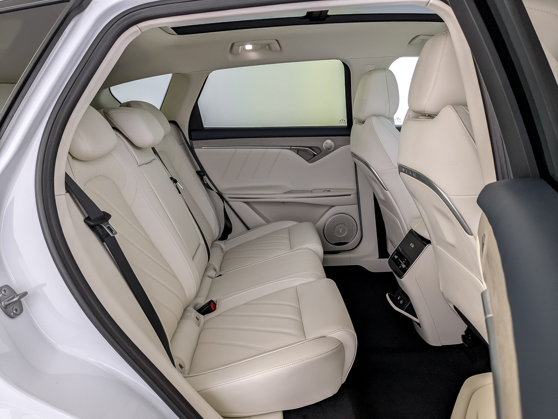 Фото Voyah Free FL EVR SPORT+ 1.5ELH/224 43кВт 4WD