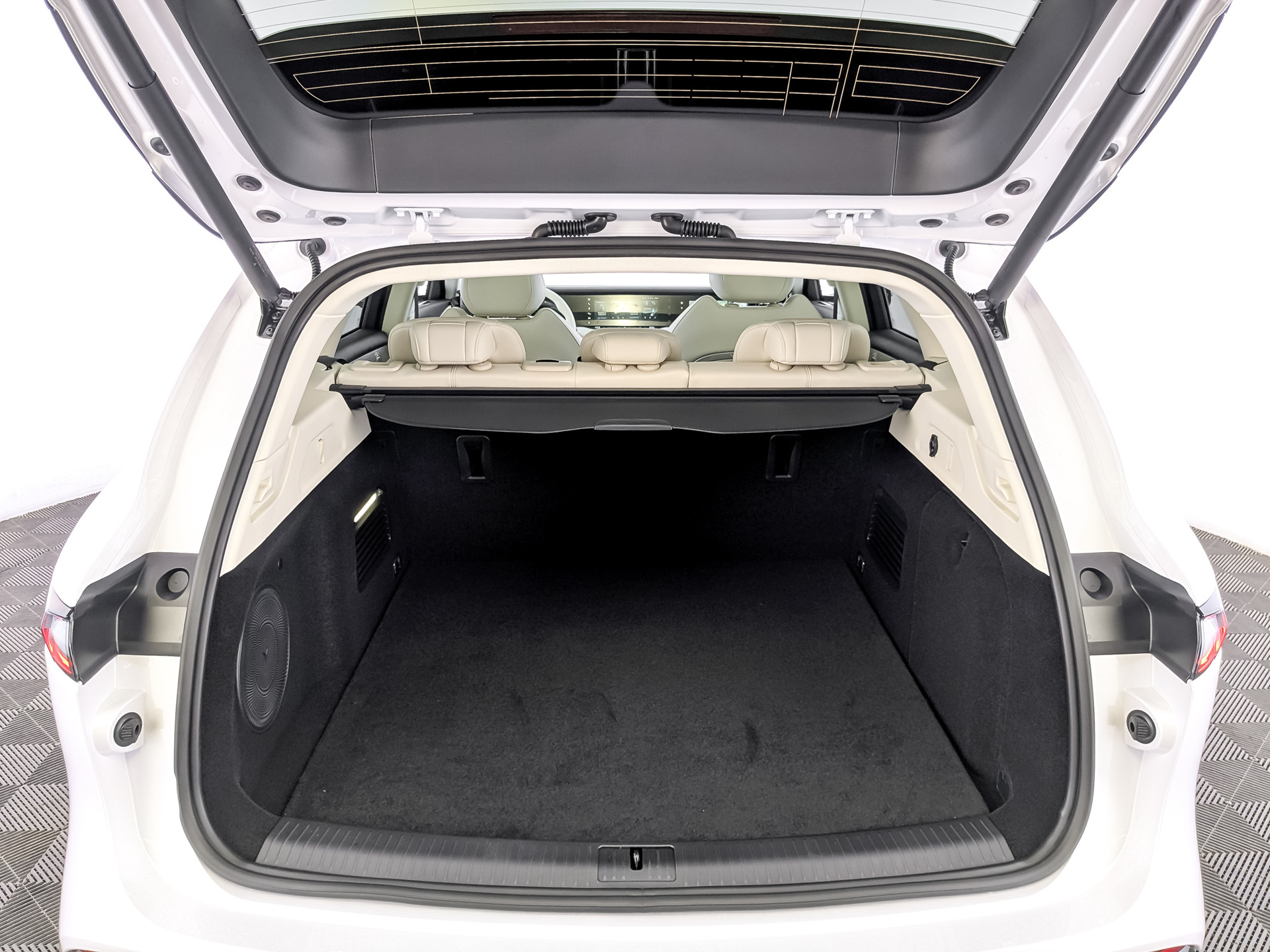 Фото Voyah Free FL EVR SPORT+ 1.5ELH/224 43кВт 4WD