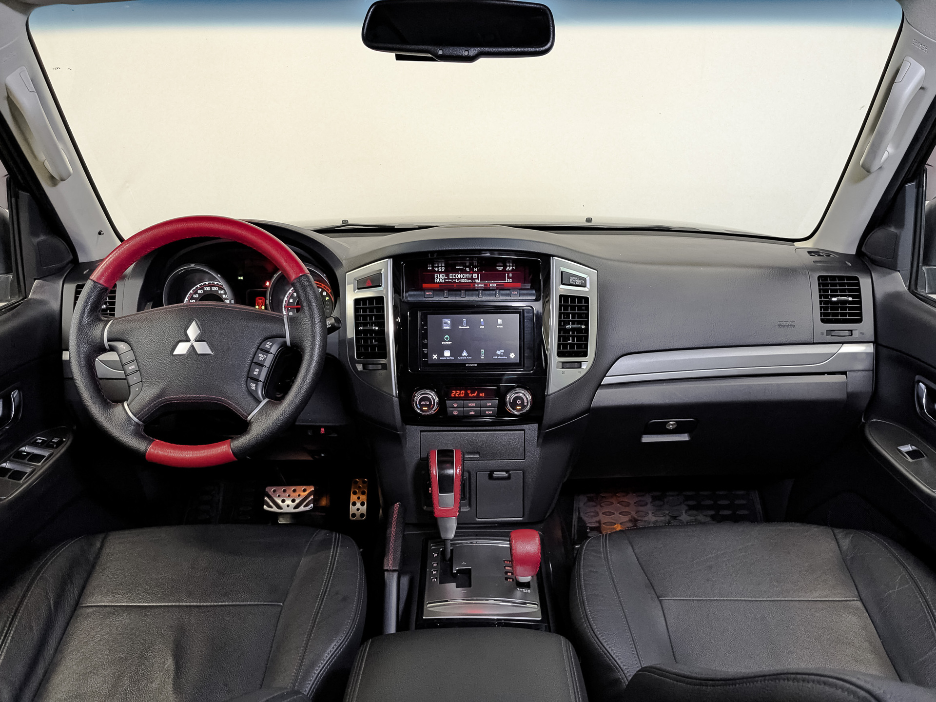 MITSUBISHI Pajero 3.00 (174 л.с), автомат, 2019, пробег 77 105 км