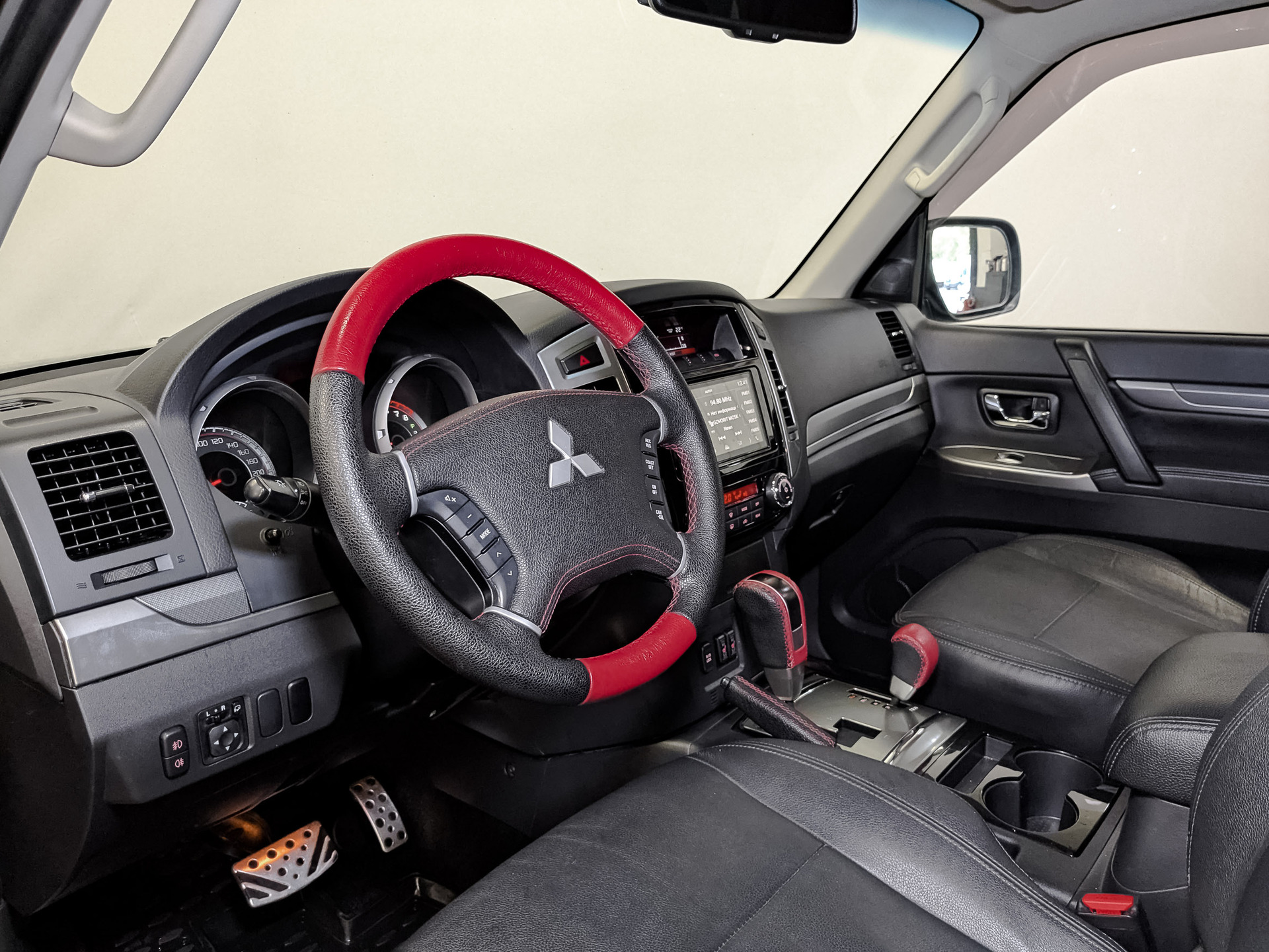 MITSUBISHI Pajero 3.00 (174 л.с), автомат, 2019, пробег 77 105 км