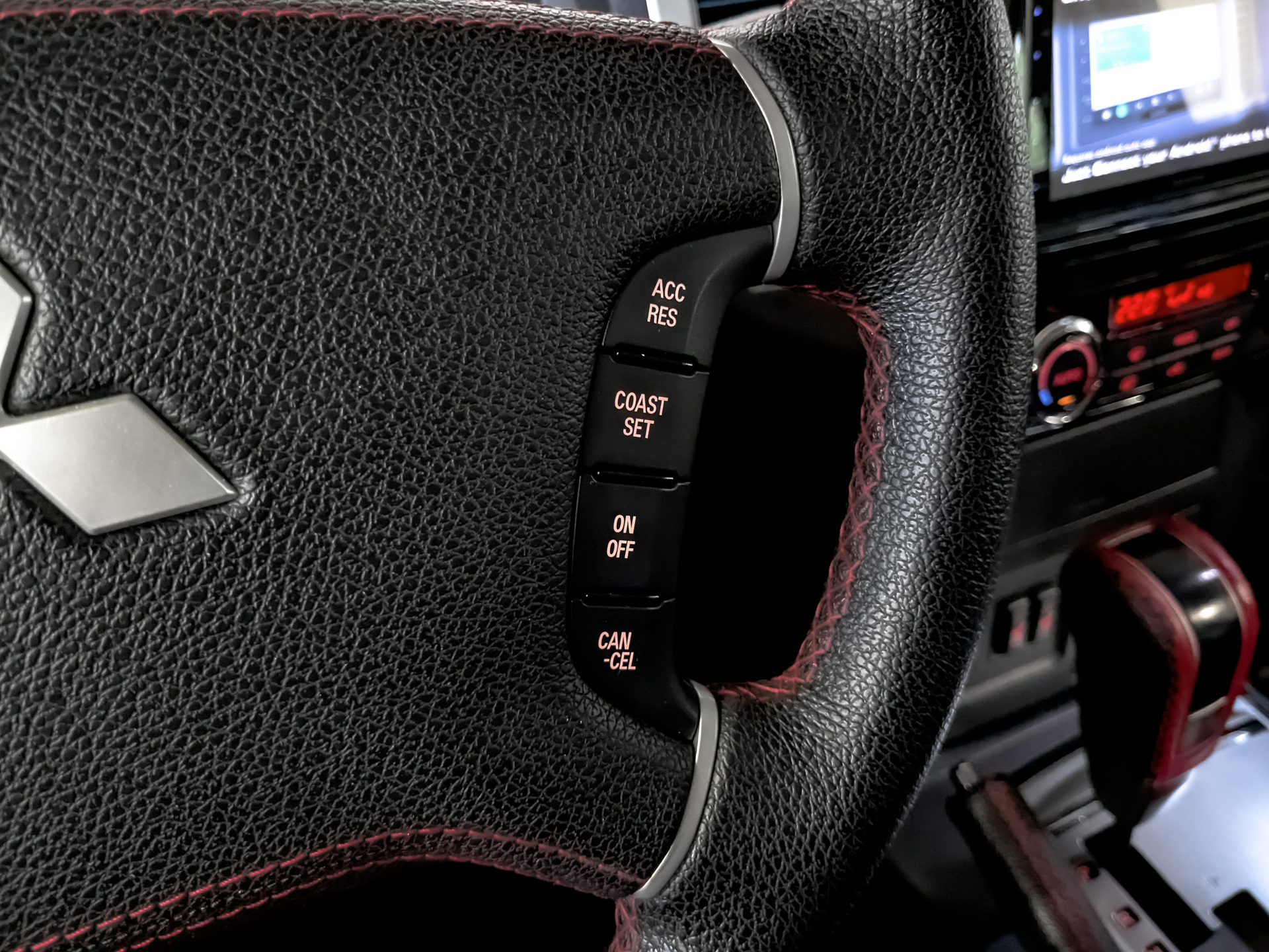 MITSUBISHI Pajero 3.00 (174 л.с), автомат, 2019, пробег 77 105 км