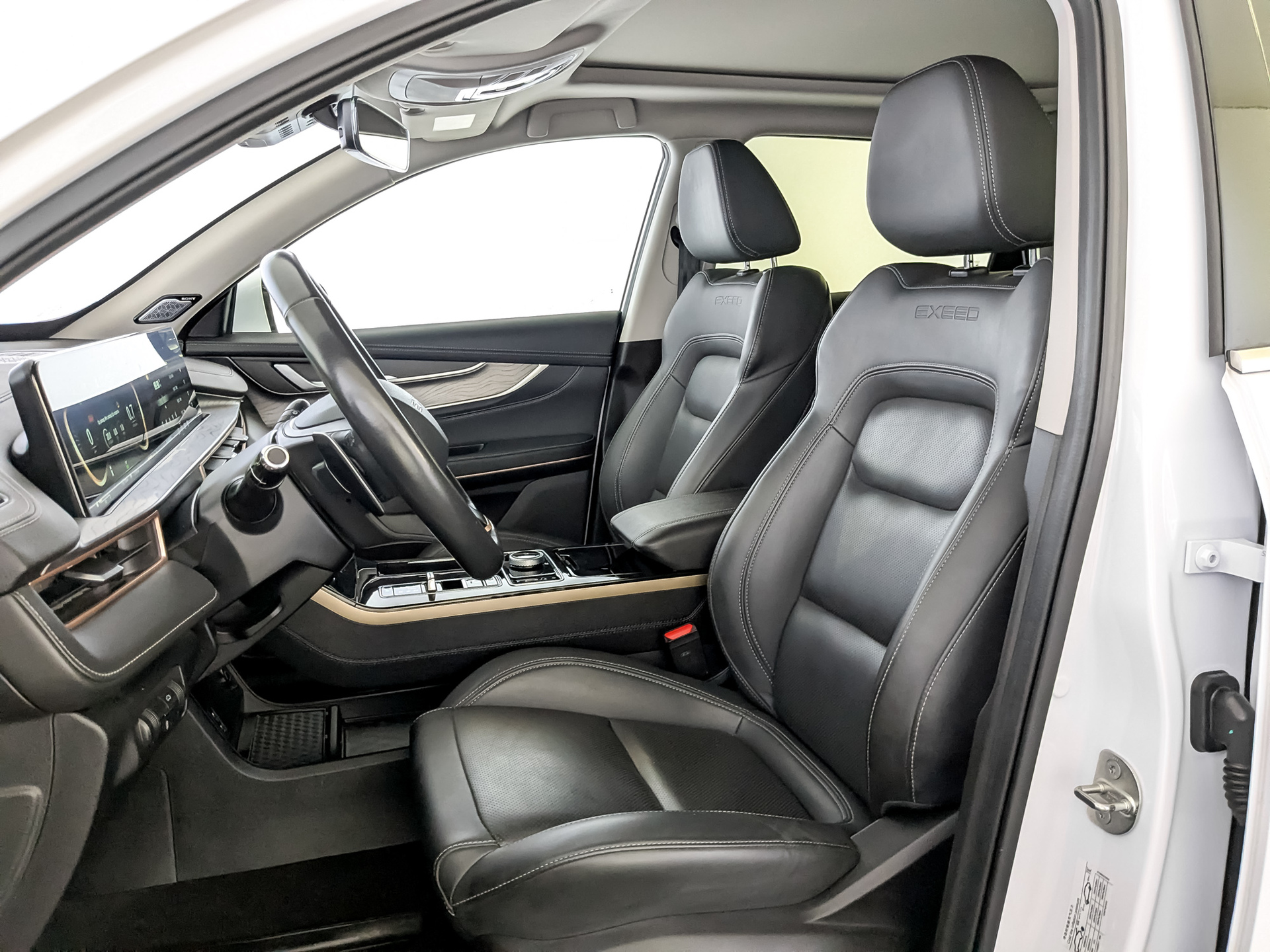 EXEED LX 1.60 (150 л.с), автомат, 2023, пробег 37 174 км