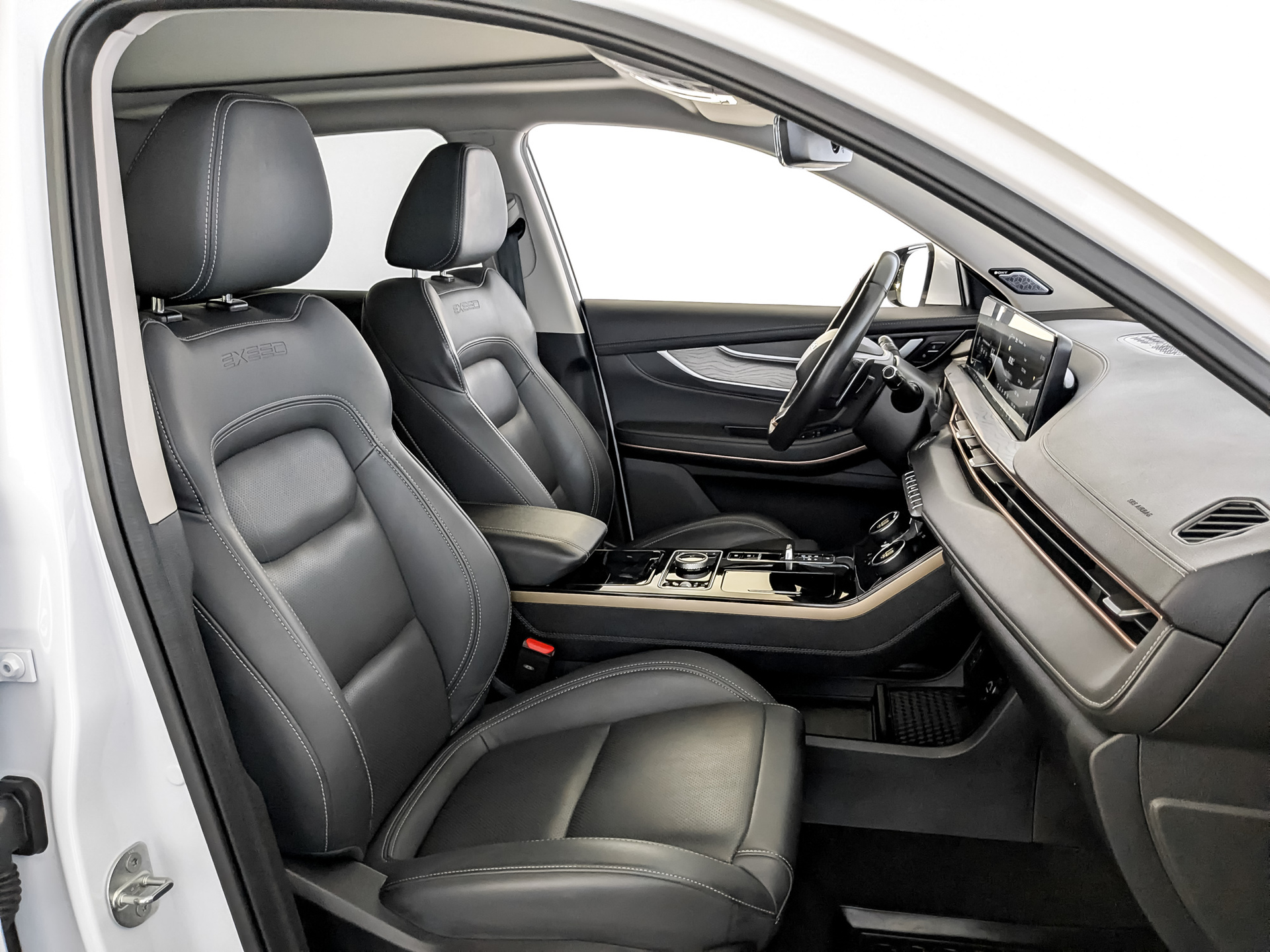 EXEED LX 1.60 (150 л.с), автомат, 2023, пробег 37 174 км