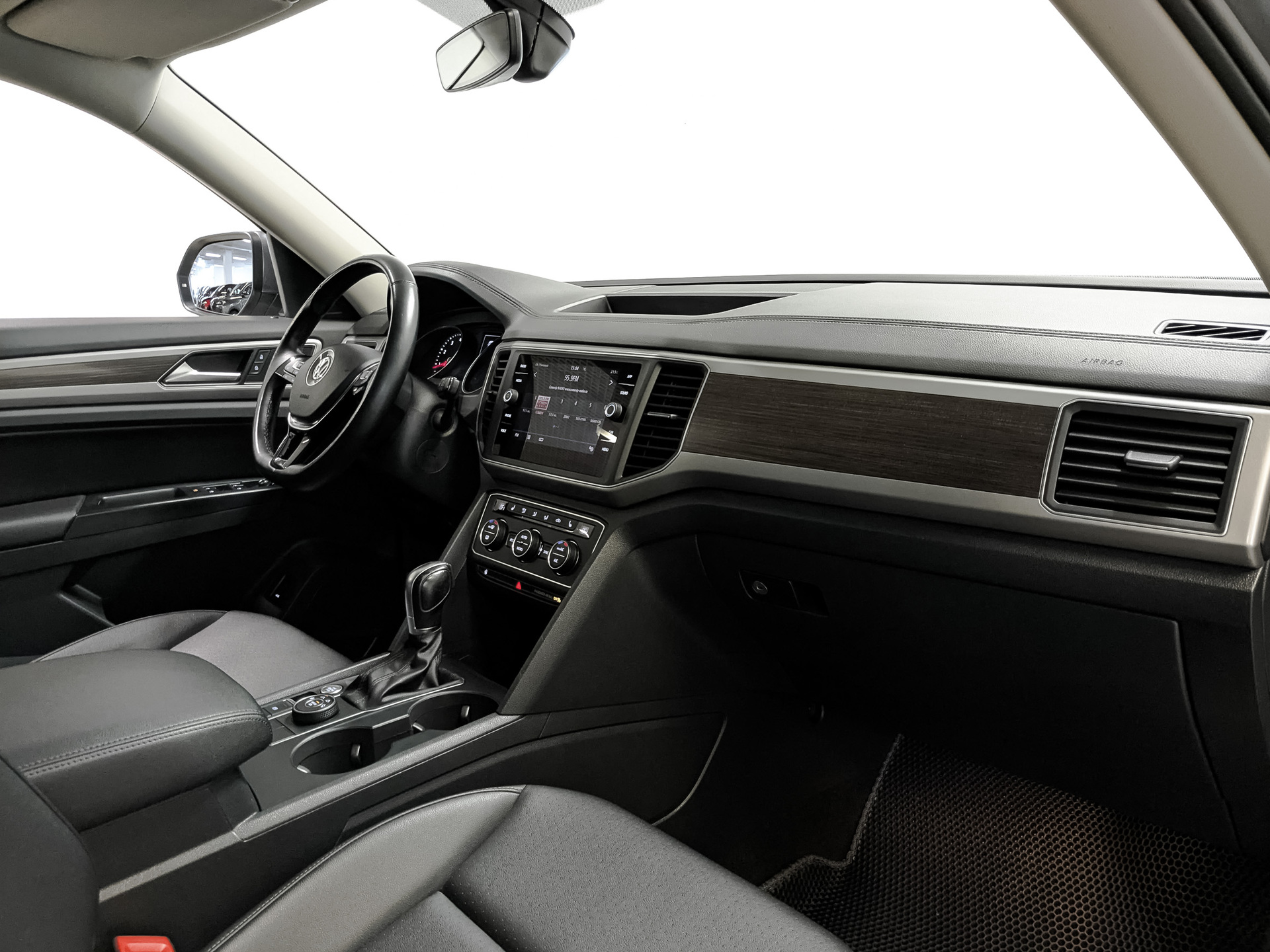 VOLKSWAGEN Teramont 2.00 (220 л.с), автомат, 2019, пробег 94 124 км