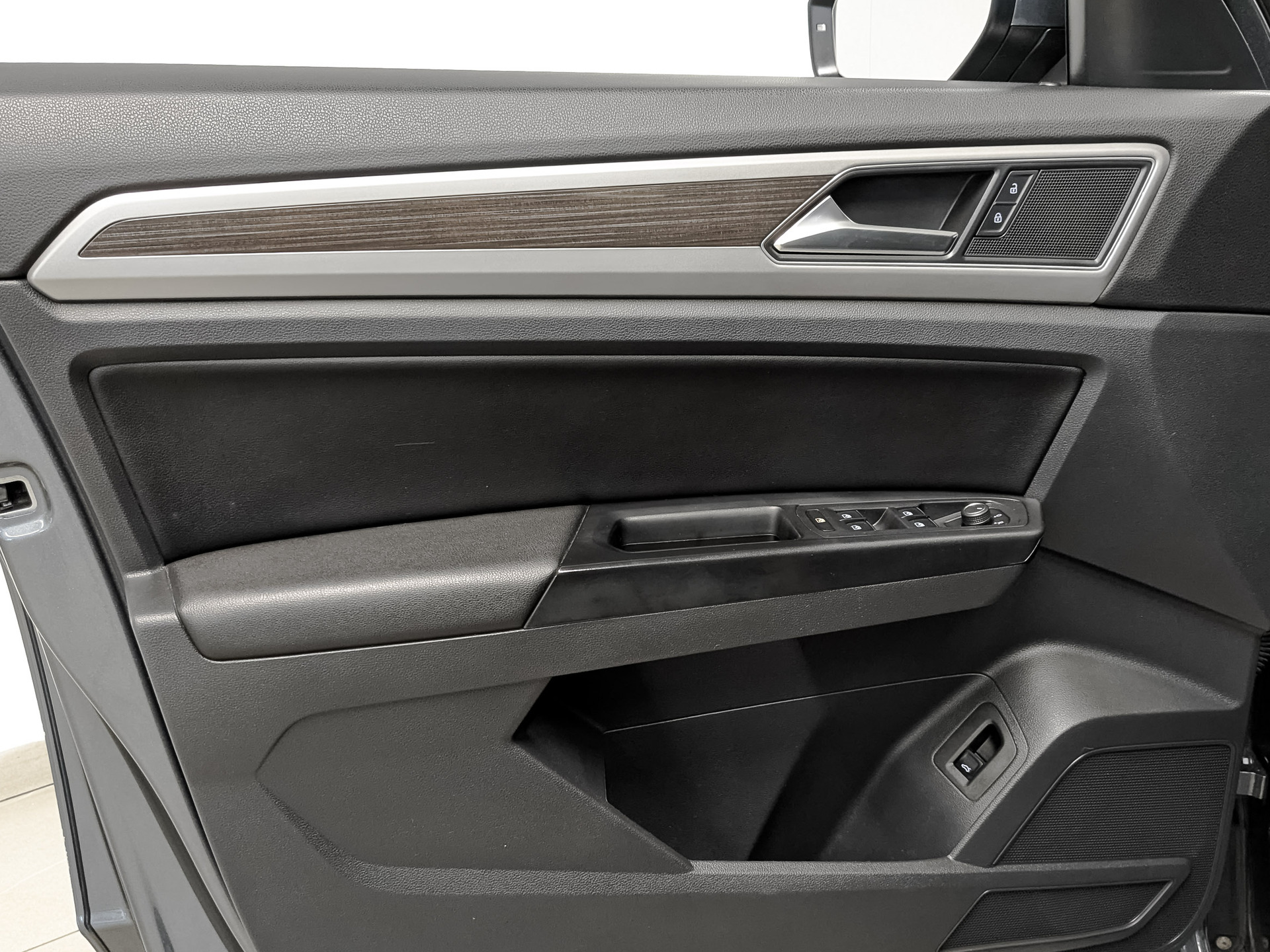 VOLKSWAGEN Teramont 2.00 (220 л.с), автомат, 2019, пробег 94 124 км