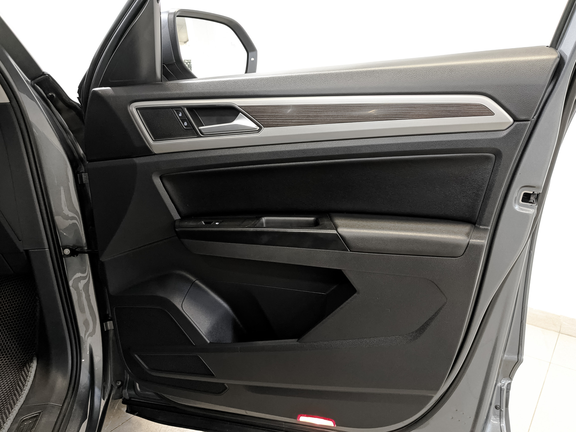 VOLKSWAGEN Teramont 2.00 (220 л.с), автомат, 2019, пробег 94 124 км