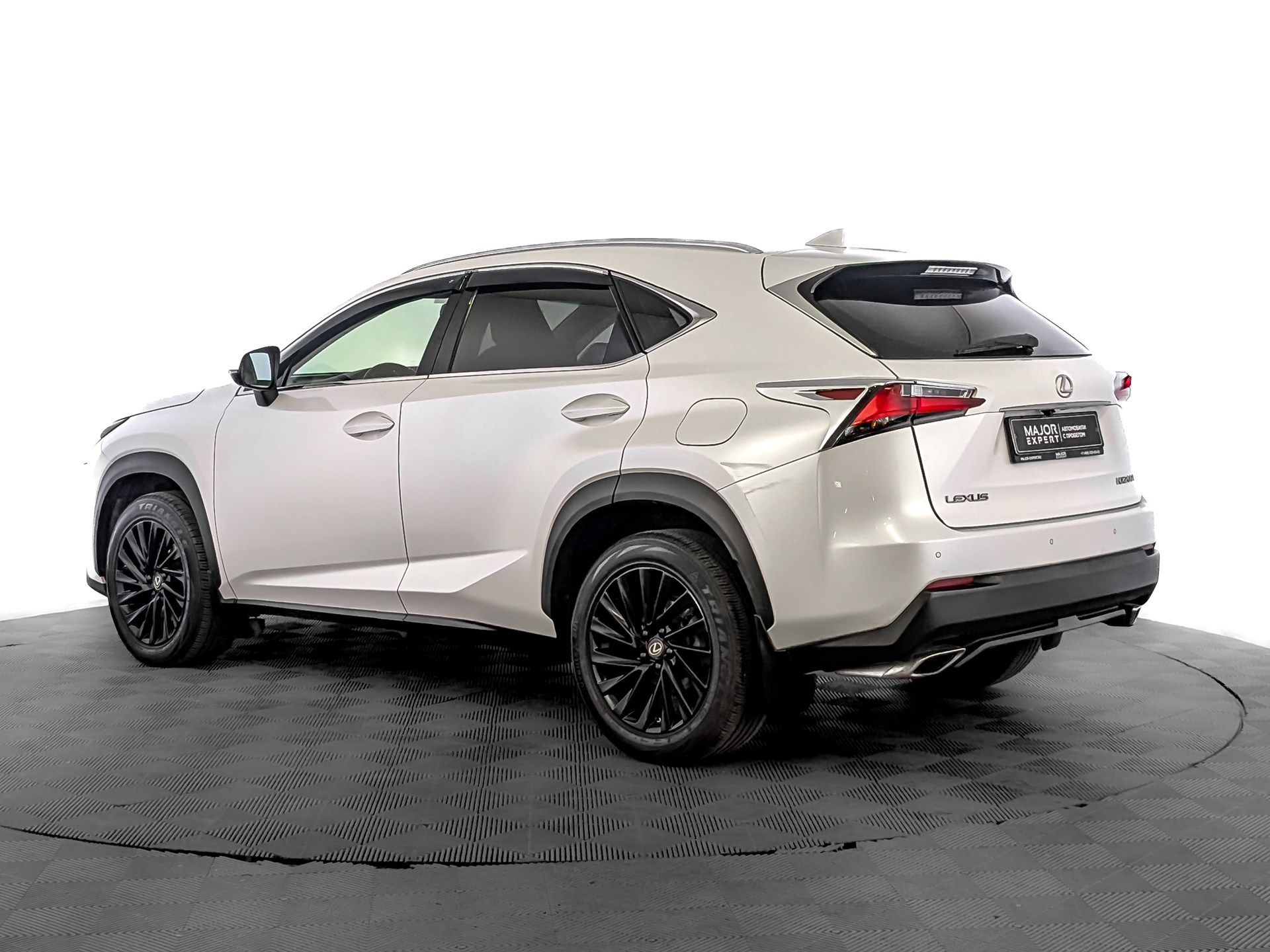 LEXUS NX 2.00 (238 л.с), автомат, 2016, пробег 98 833 км